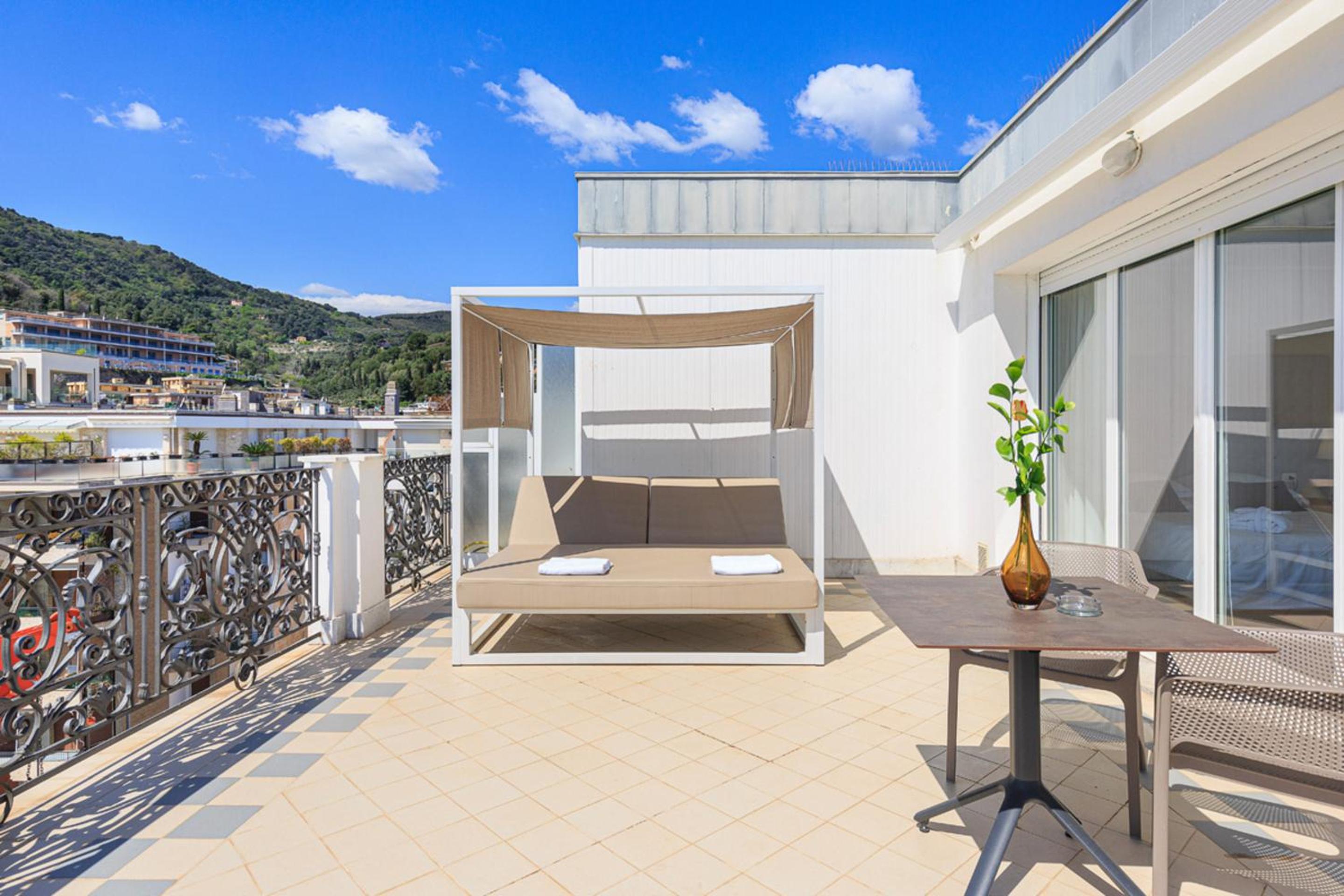 Suite Panoramic  with Terrace - Photo 6