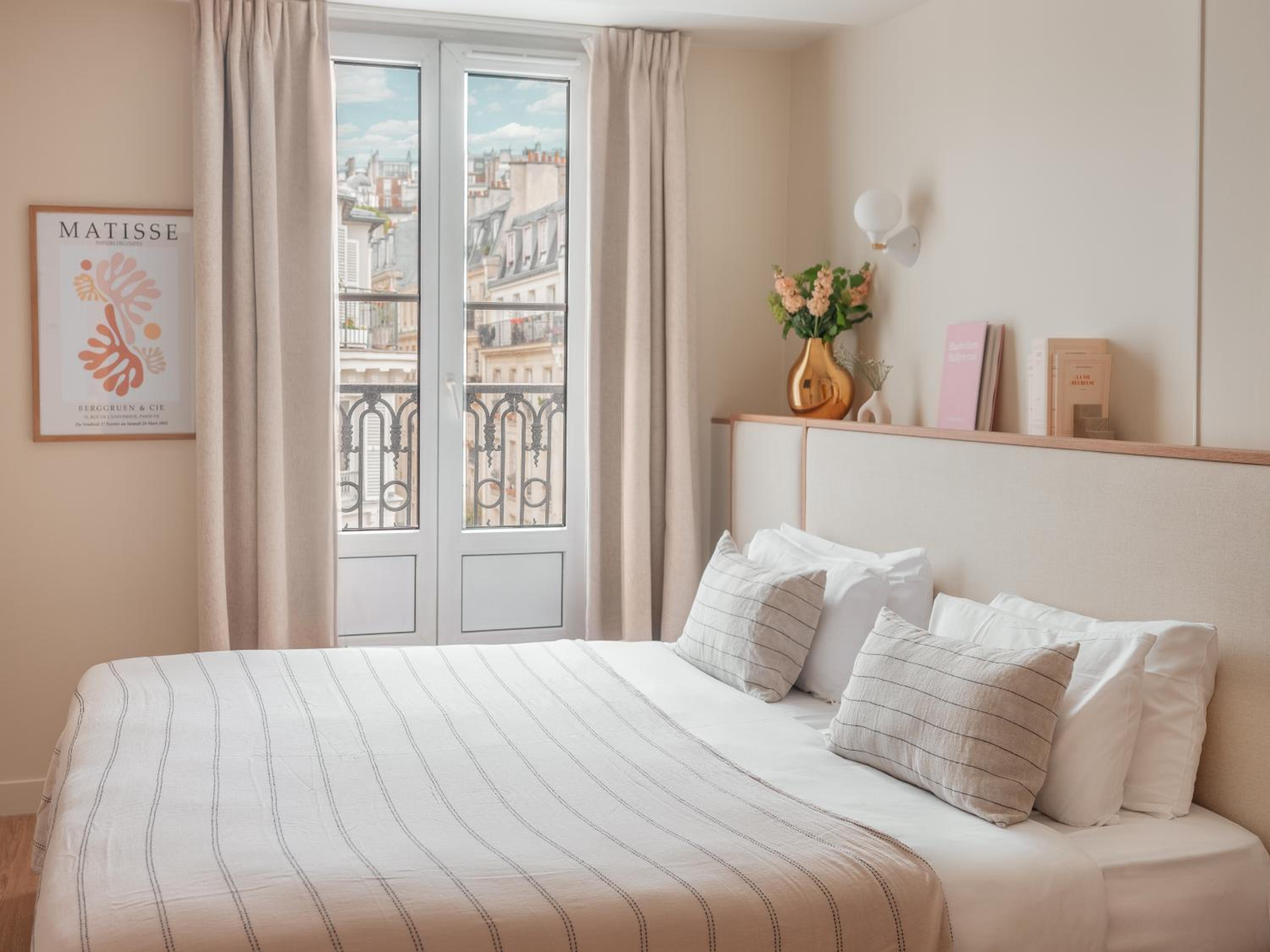 Extra Large Double or Twin Room thumbnail 5