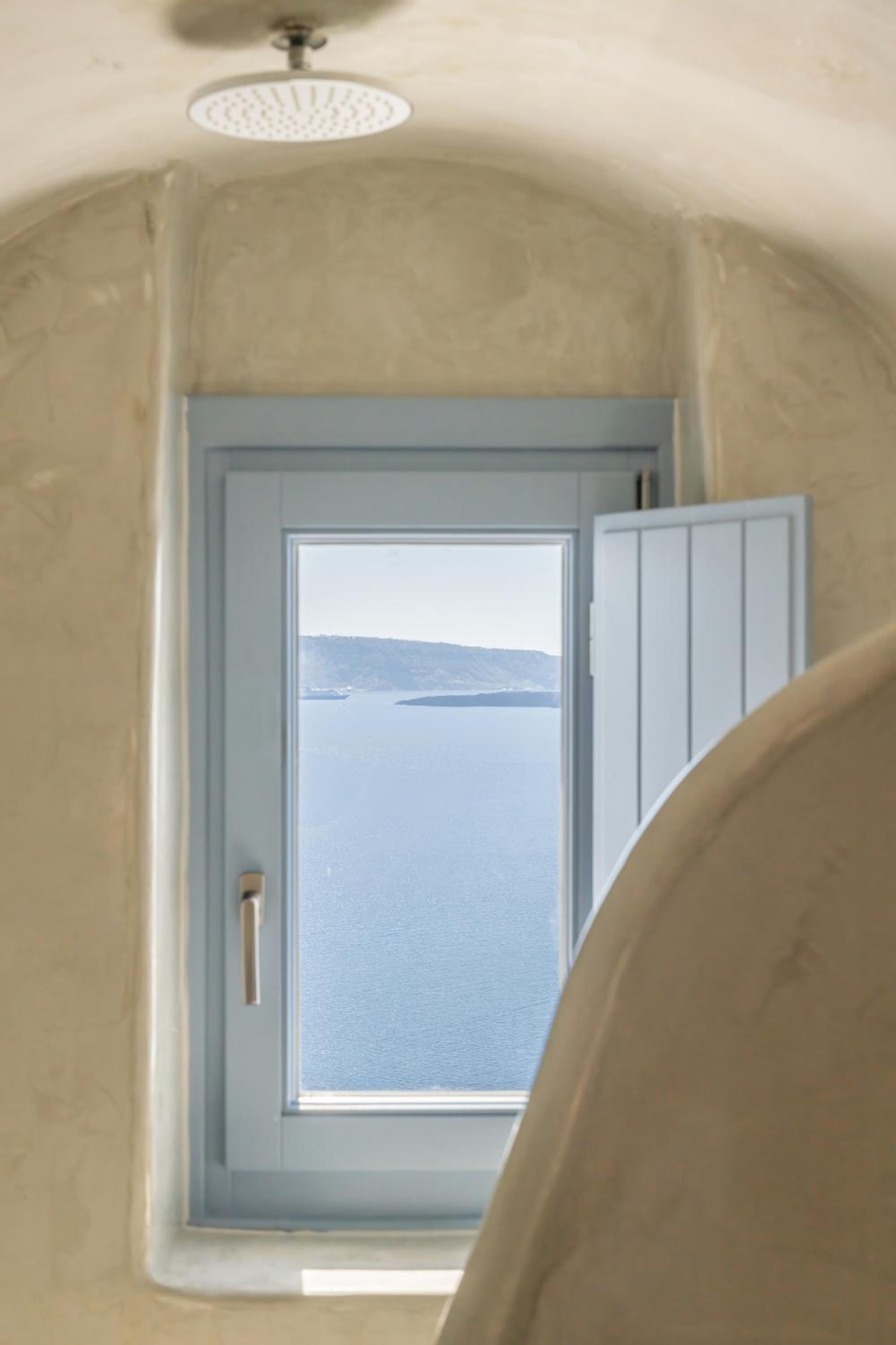 Blue Dome Double Room with Caldera View photo 2