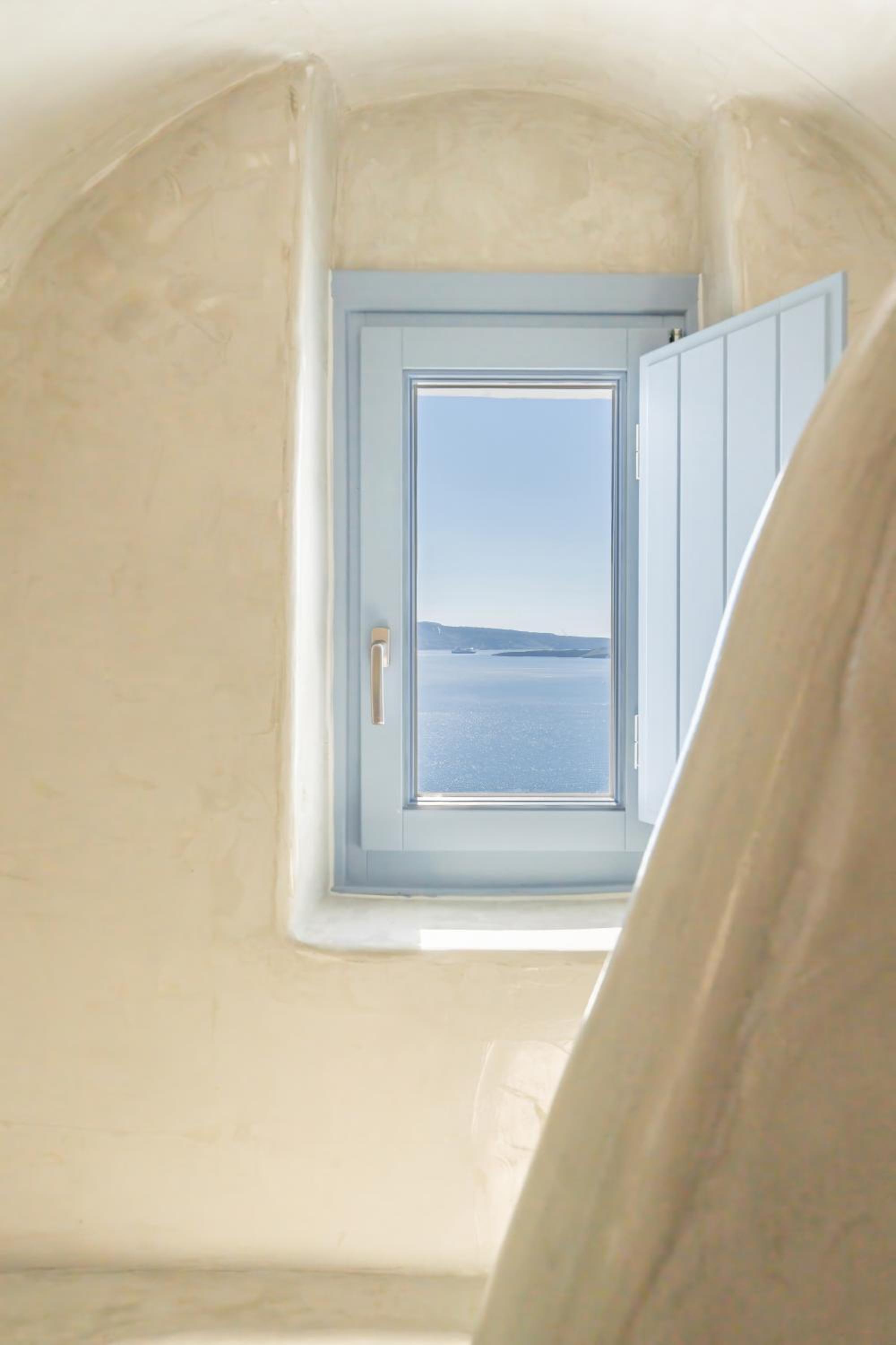 Blue Dome Double Room with Caldera View photo 3