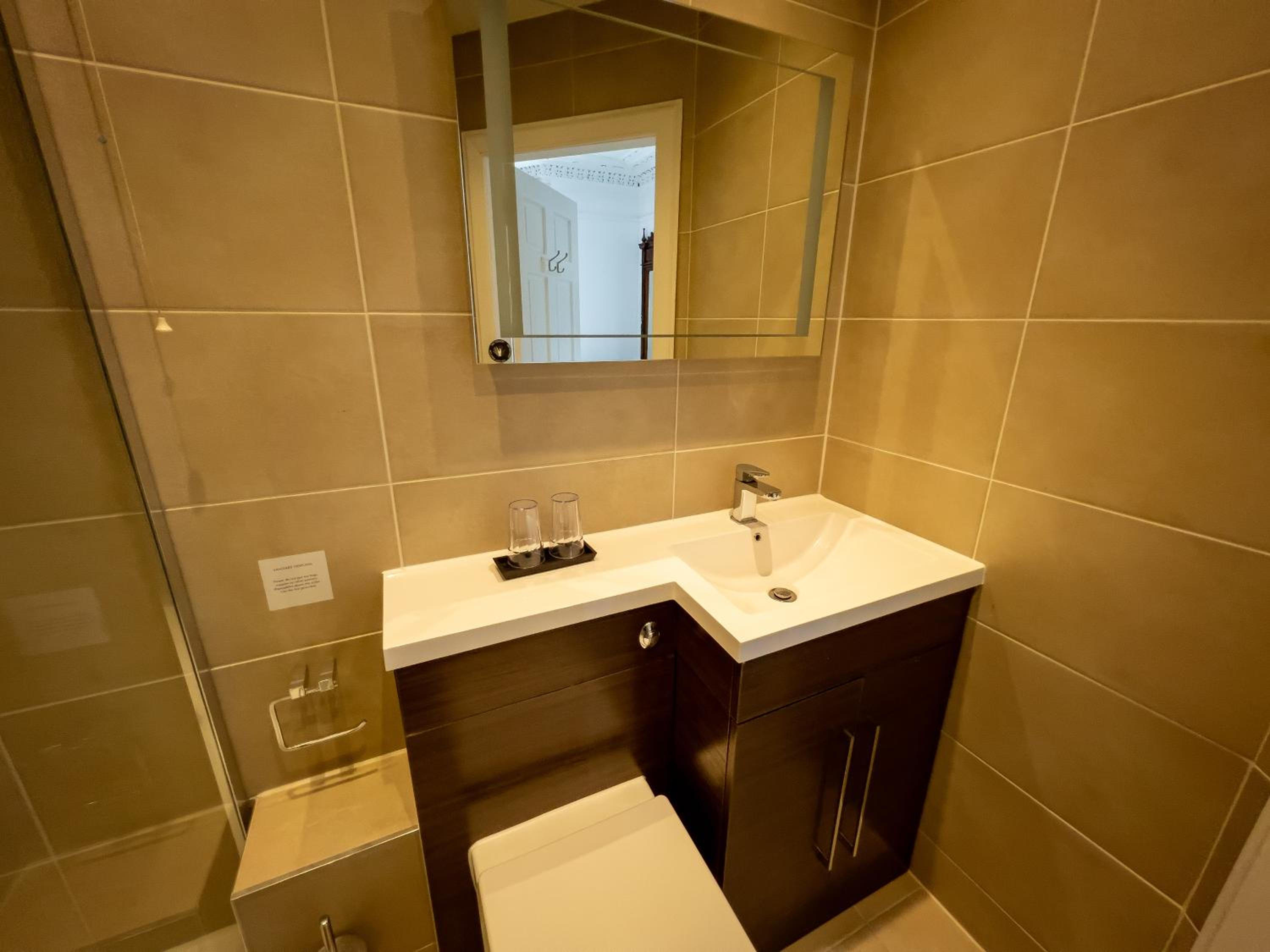 Deluxe Room - Photo 4