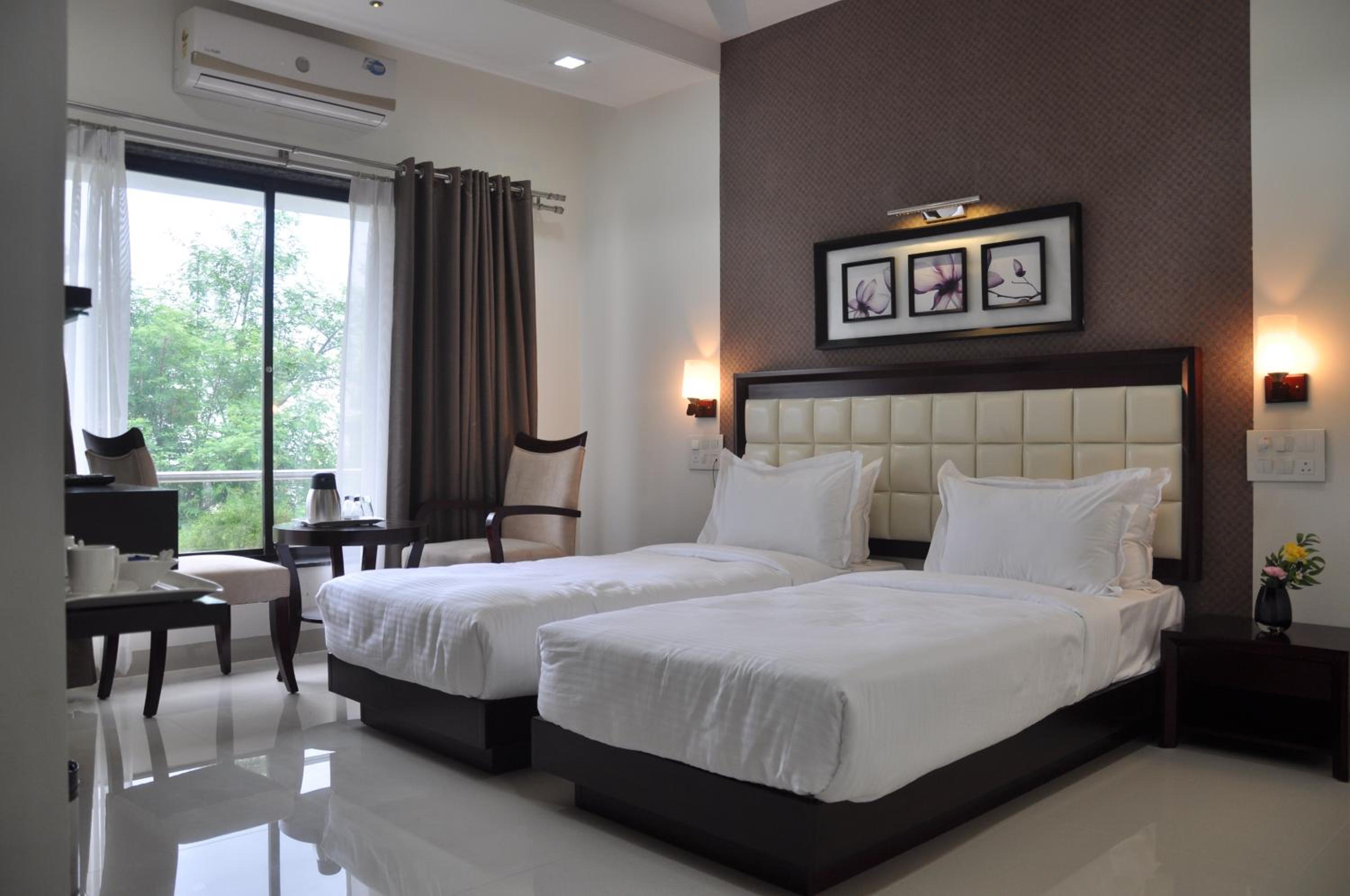 Superior Double or Twin Room photo 3