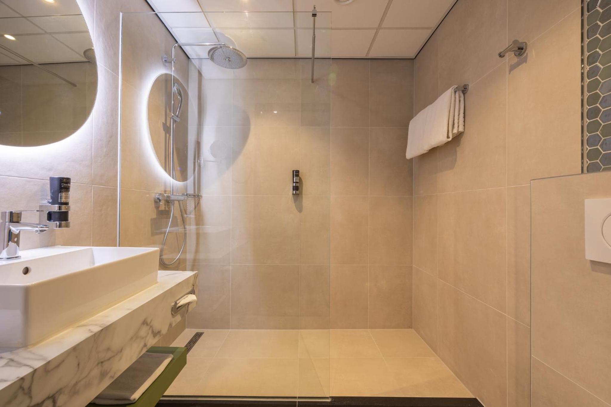 Deluxe Room 1 Twin Bed