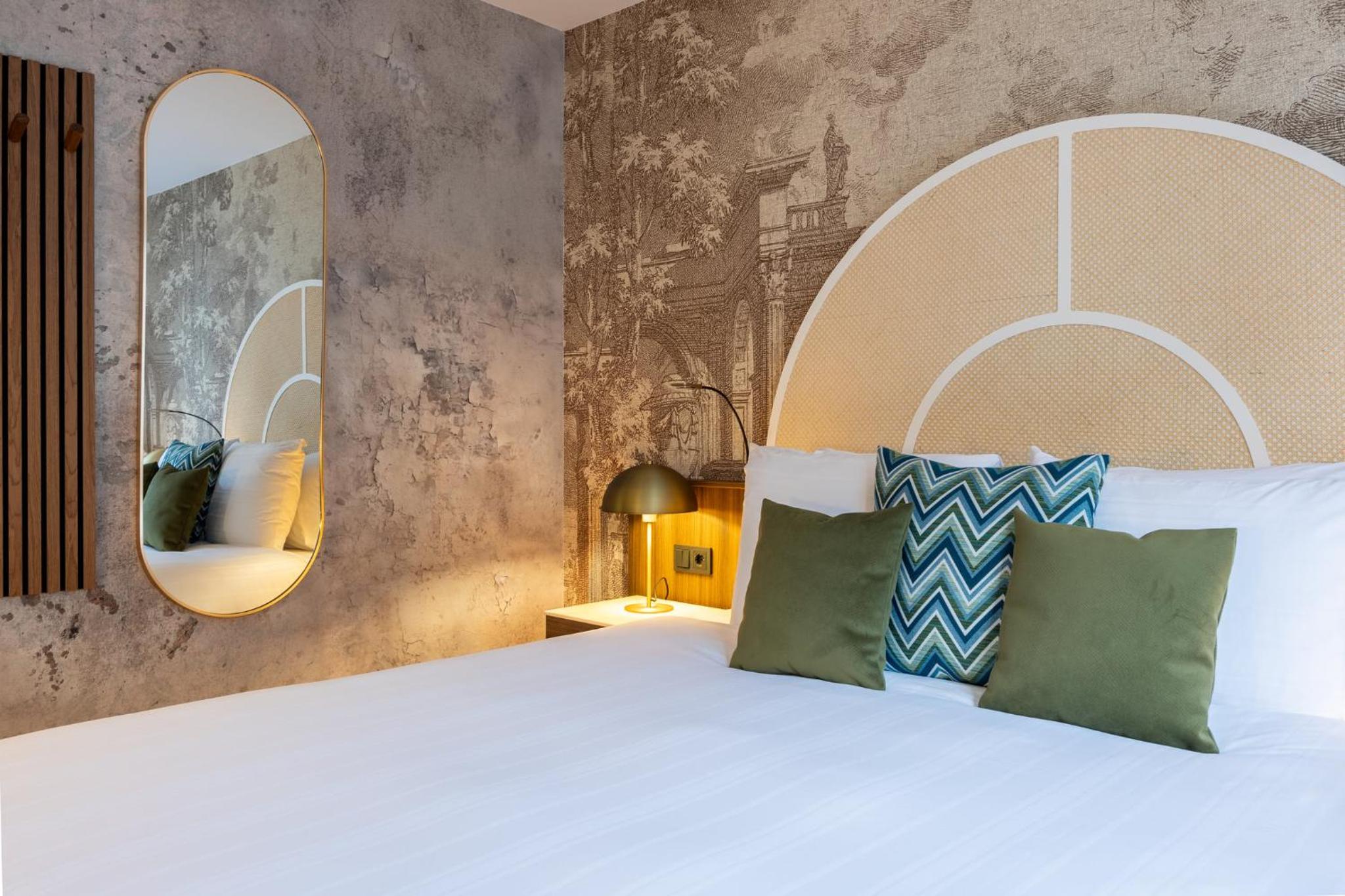 Deluxe Room 1 Double Bed