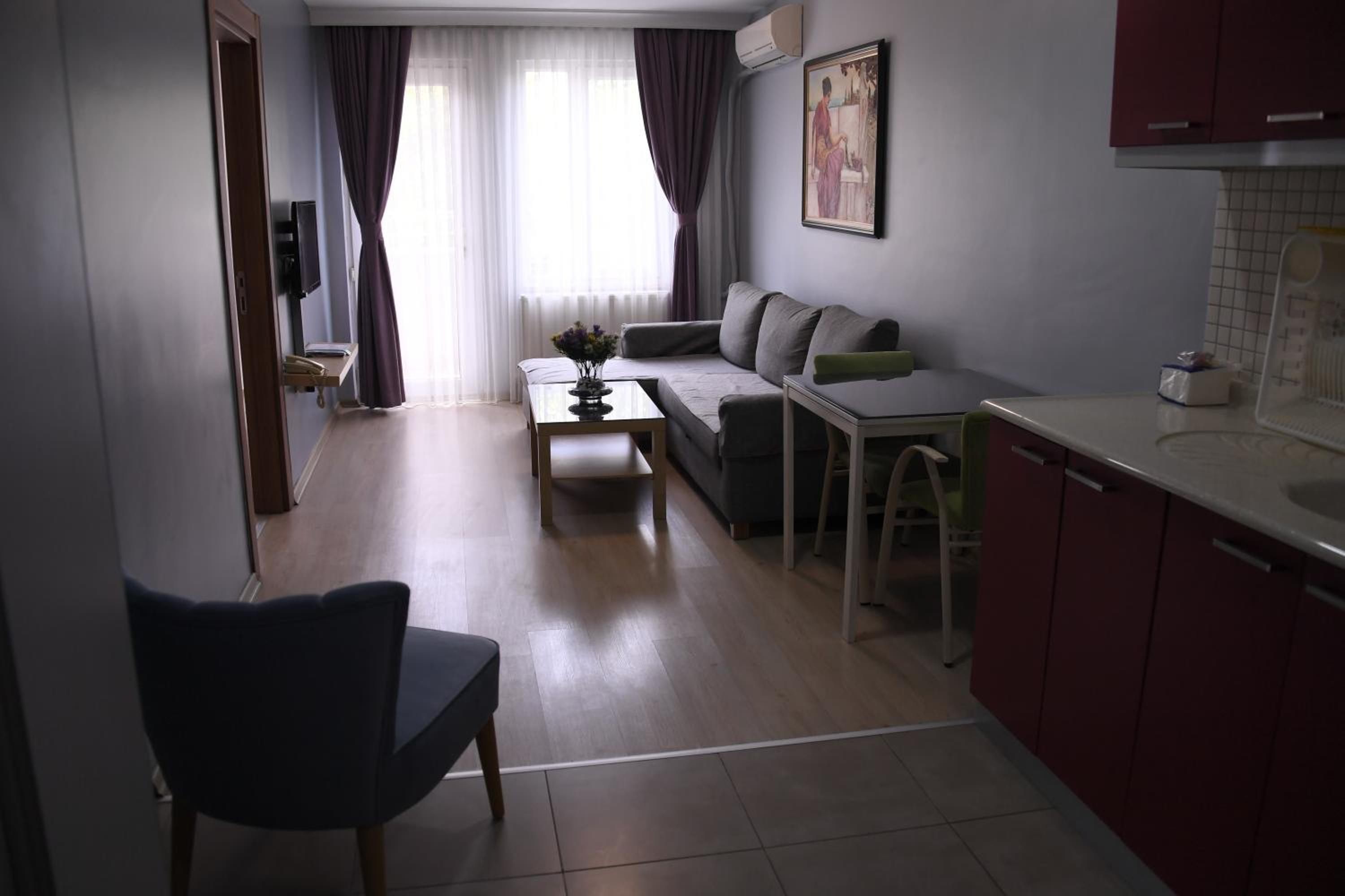 One-Bedroom Apartment