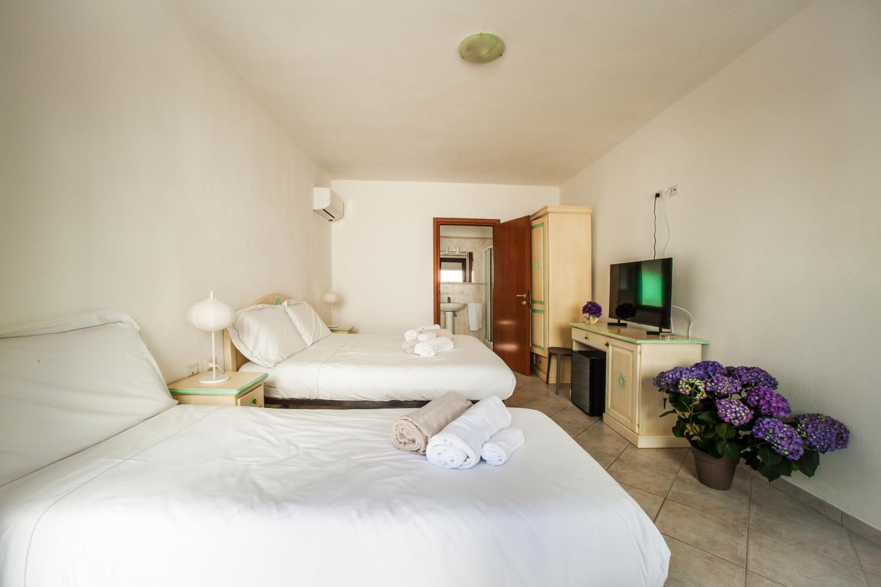 Economy Triple Room - Photo 1