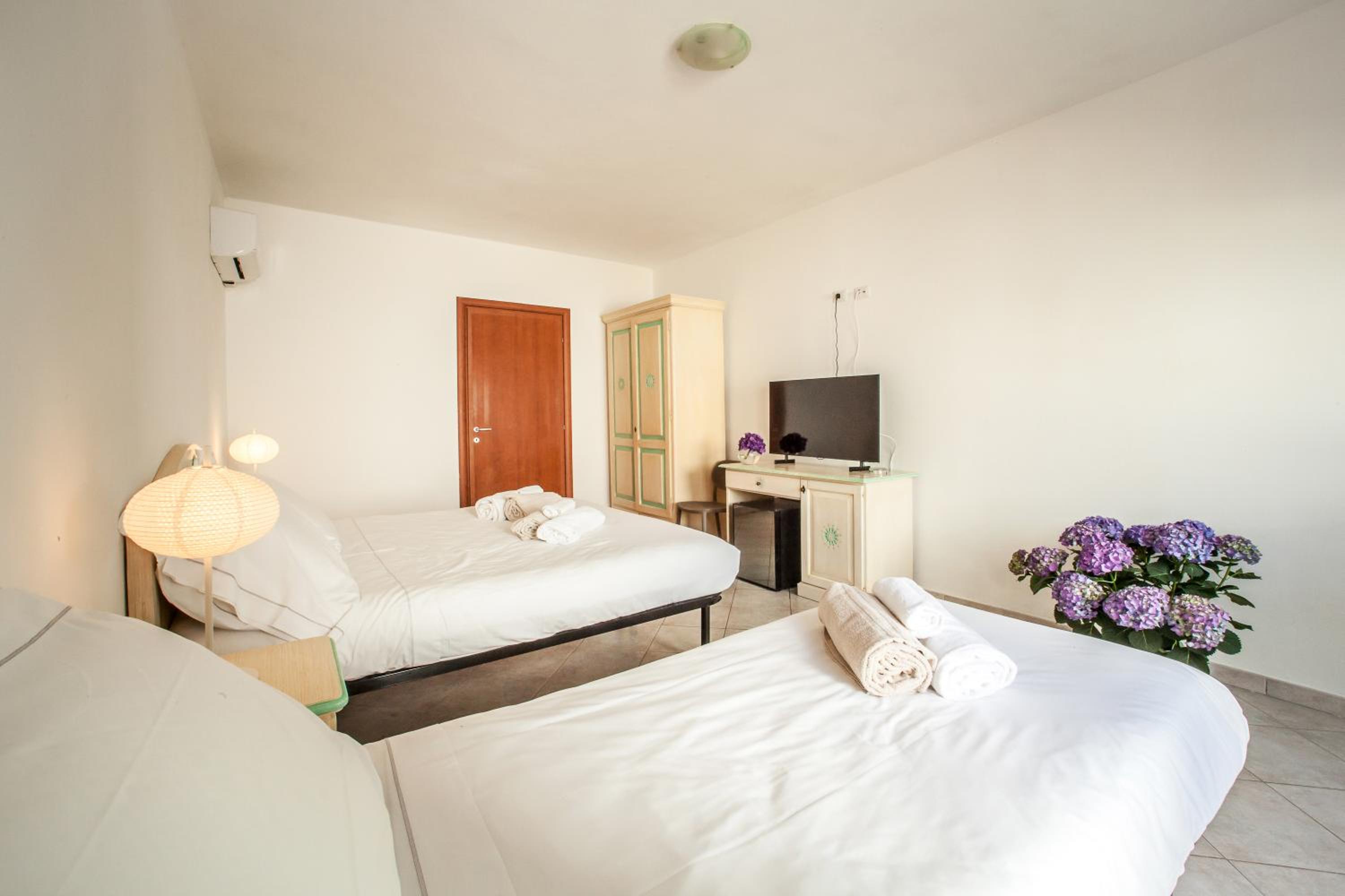 Economy Triple Room - Photo 3