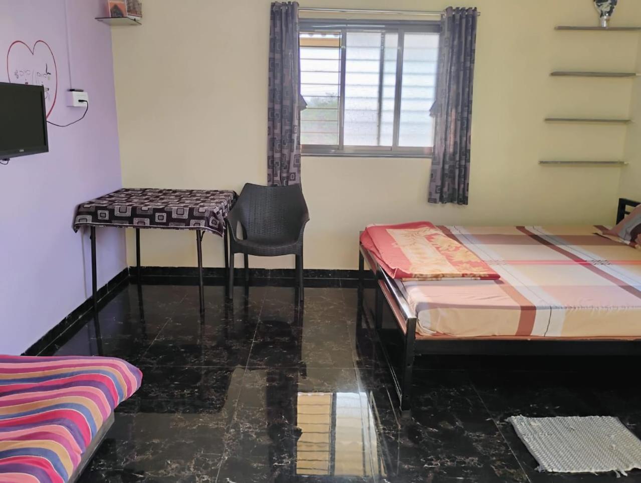 Budget Double Room photo 3