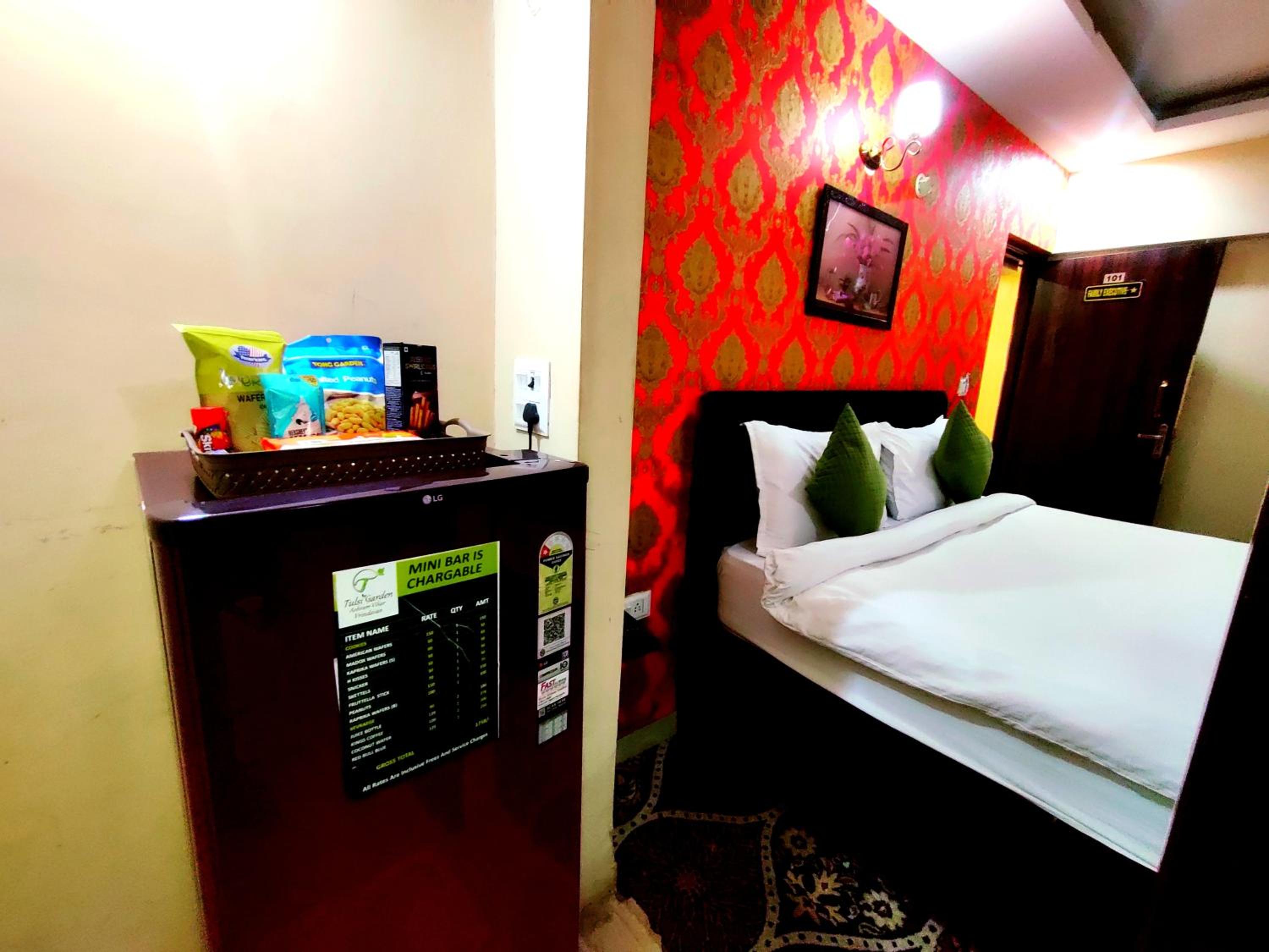 Deluxe Room - Photo 19