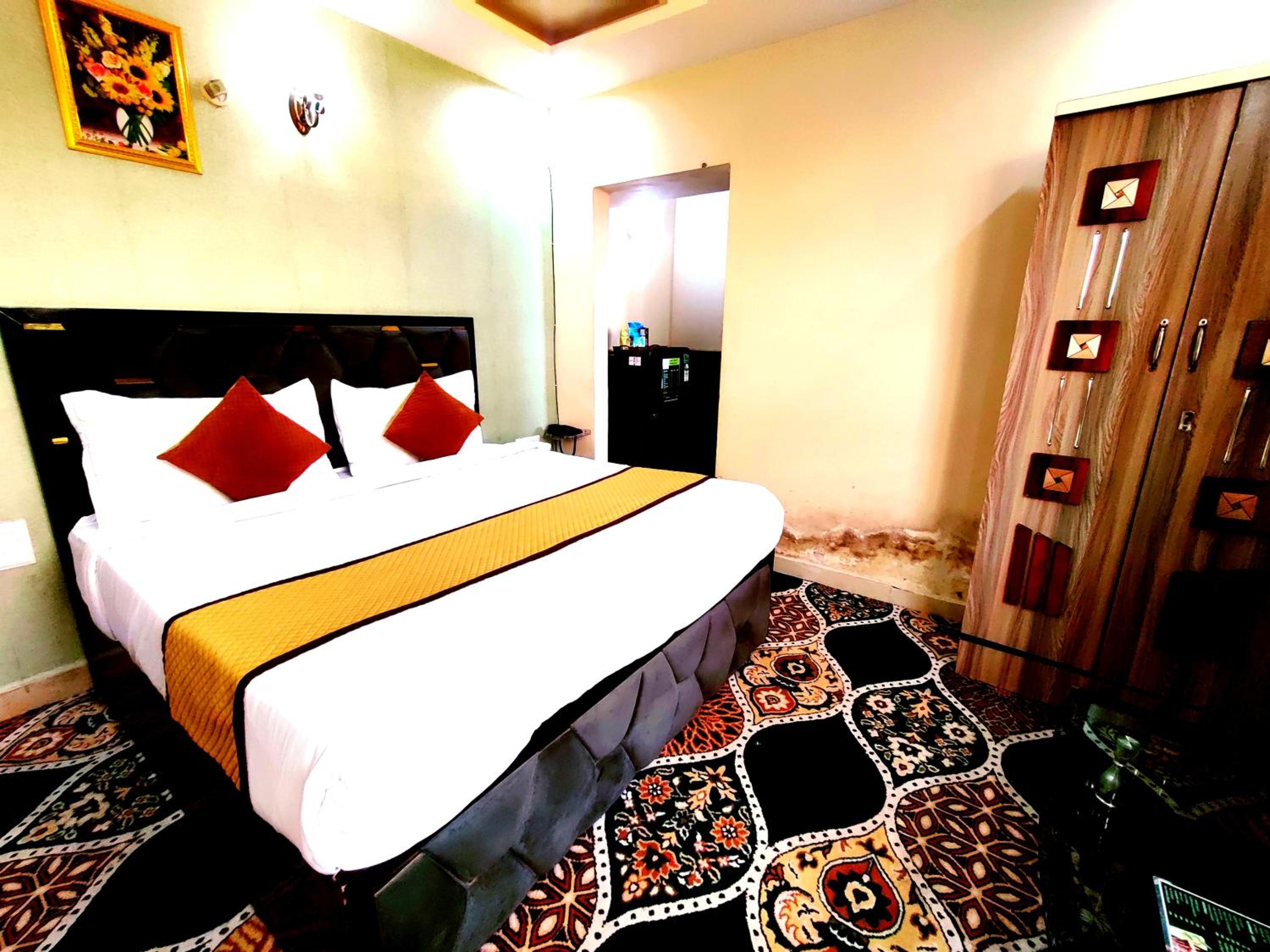 Deluxe Room - Photo 26