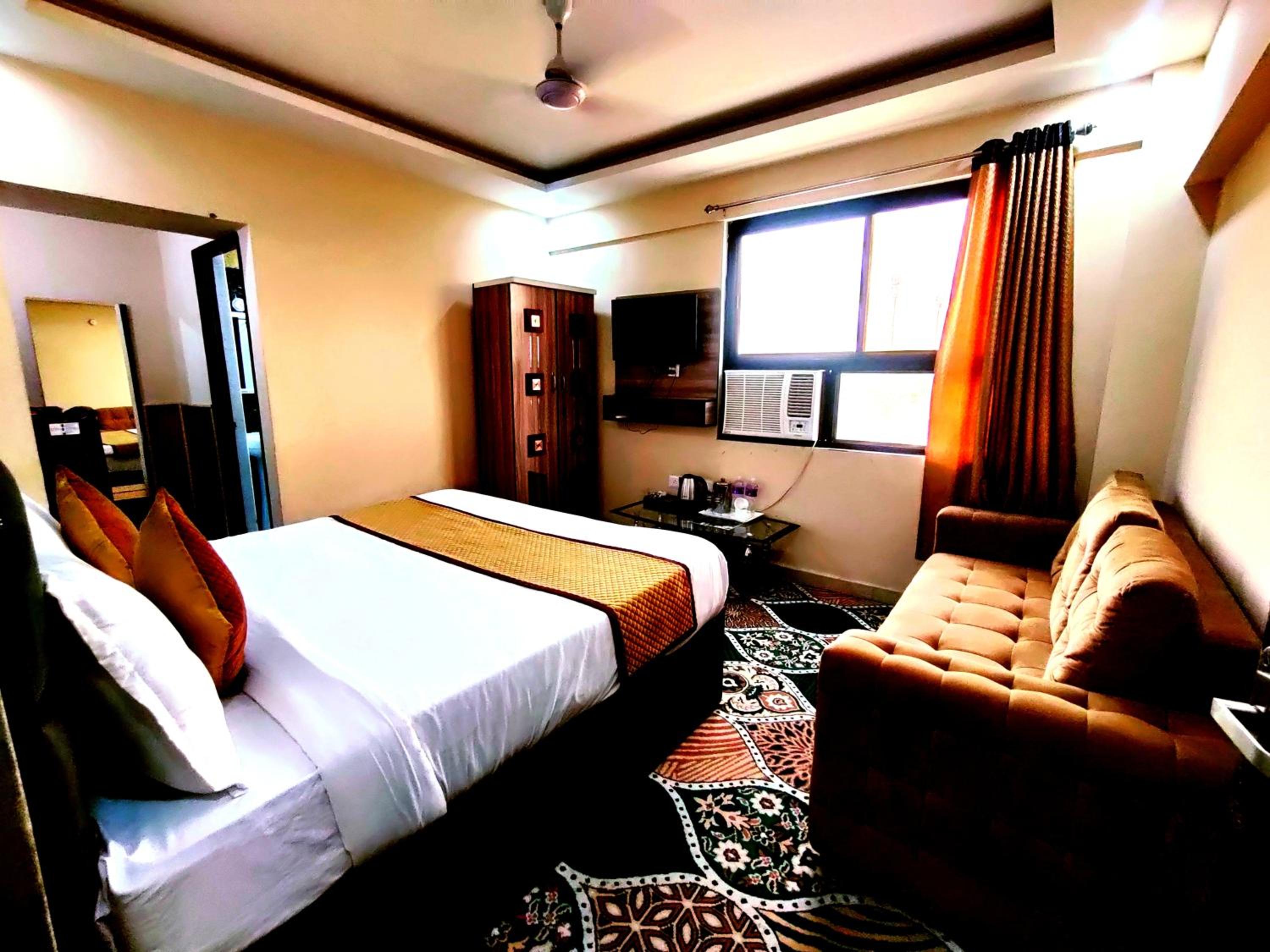 Deluxe Room - Photo 14