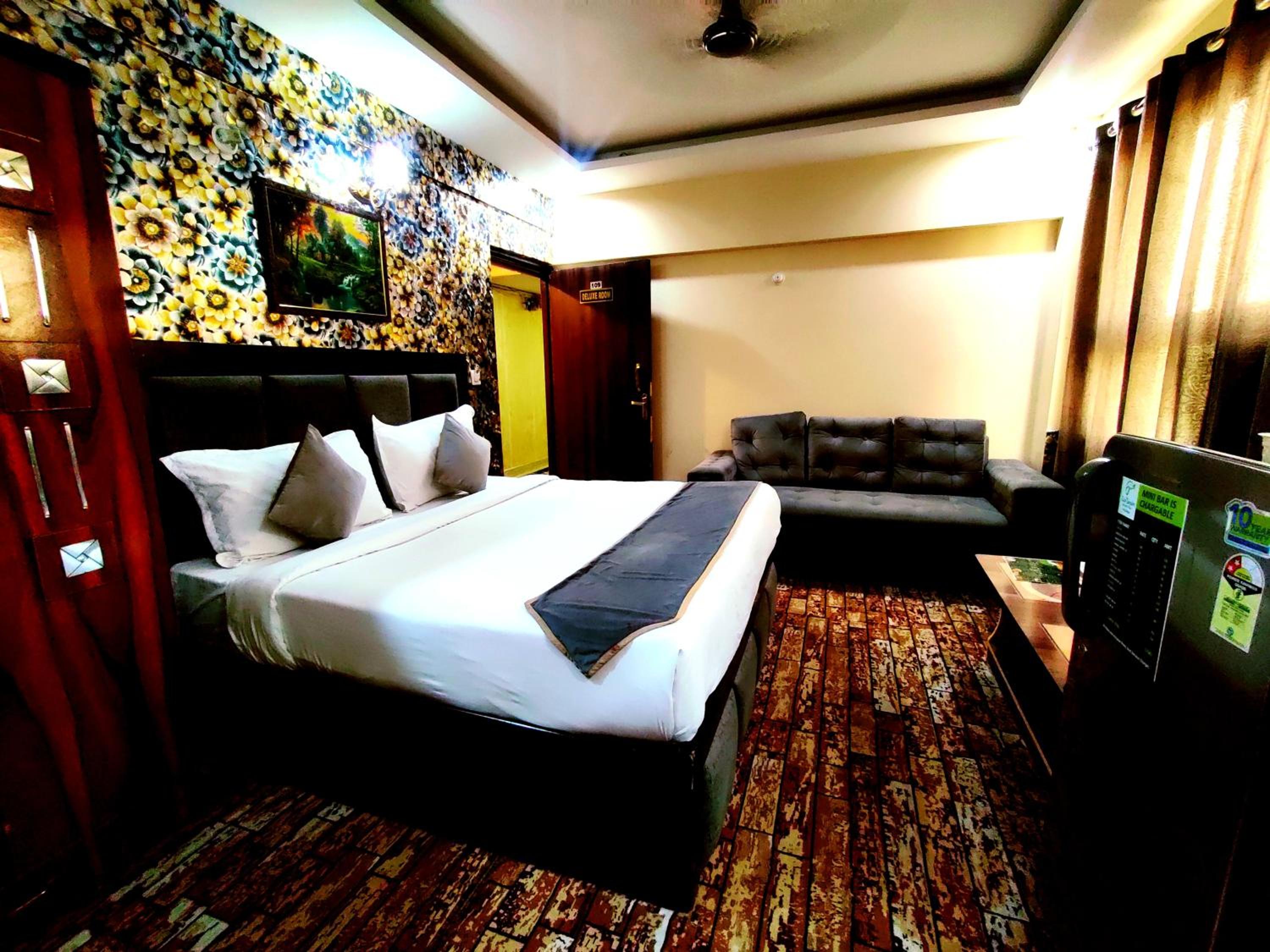 Deluxe Room - Photo 1