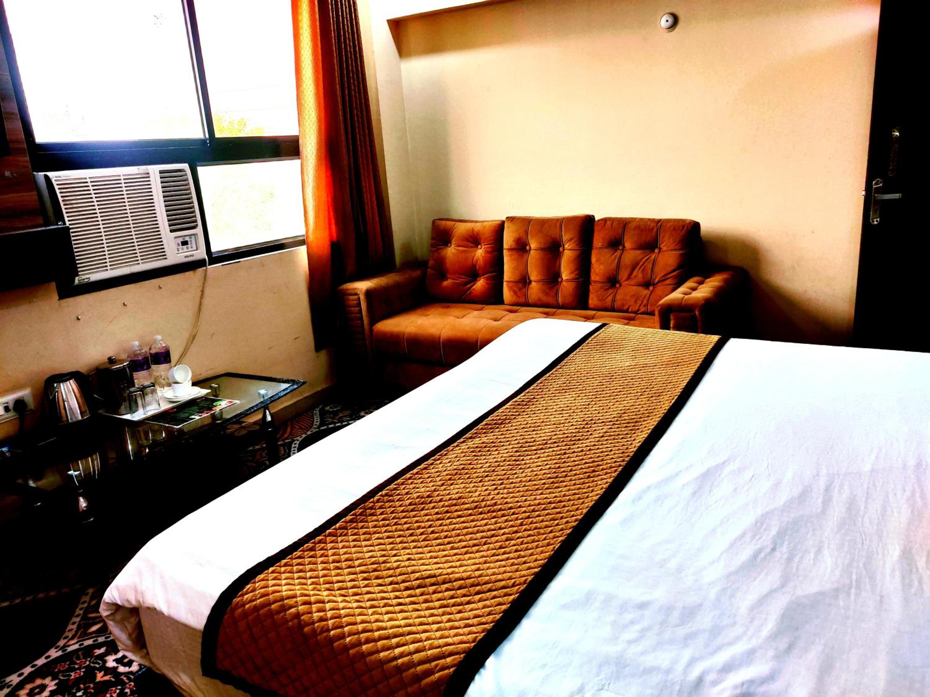Deluxe Room - Photo 22