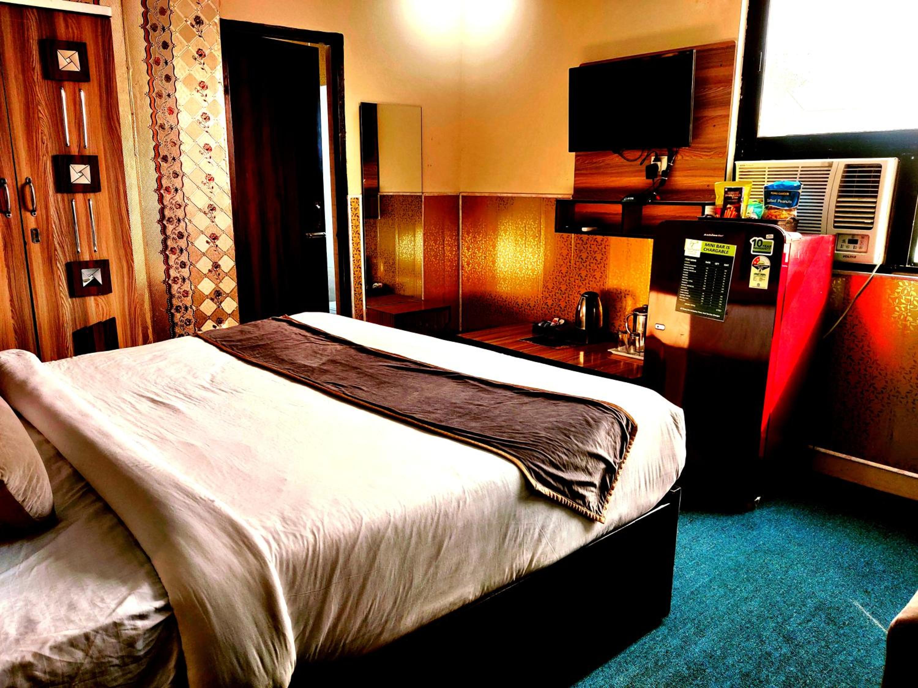 Deluxe Room - Photo 31