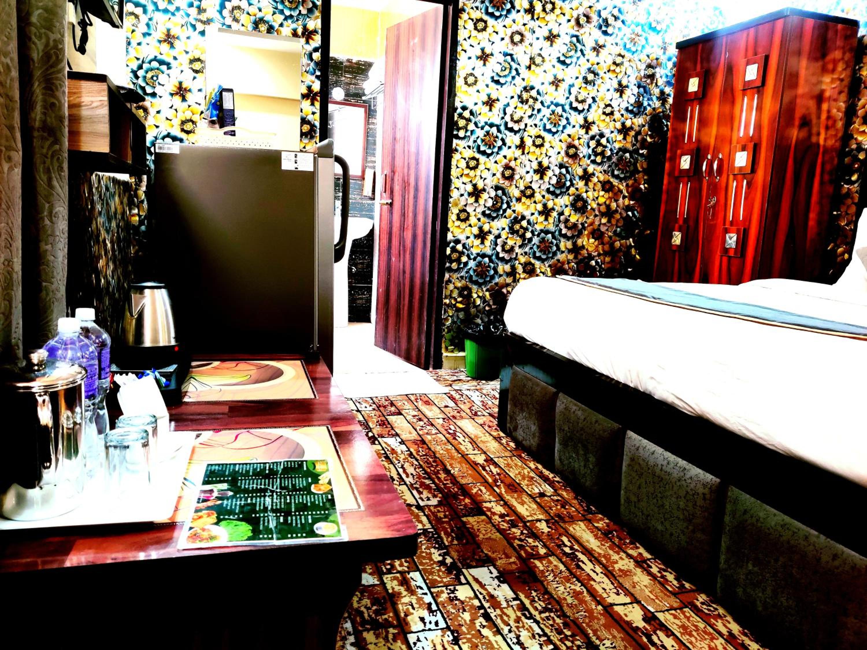 Deluxe Room - Photo 8