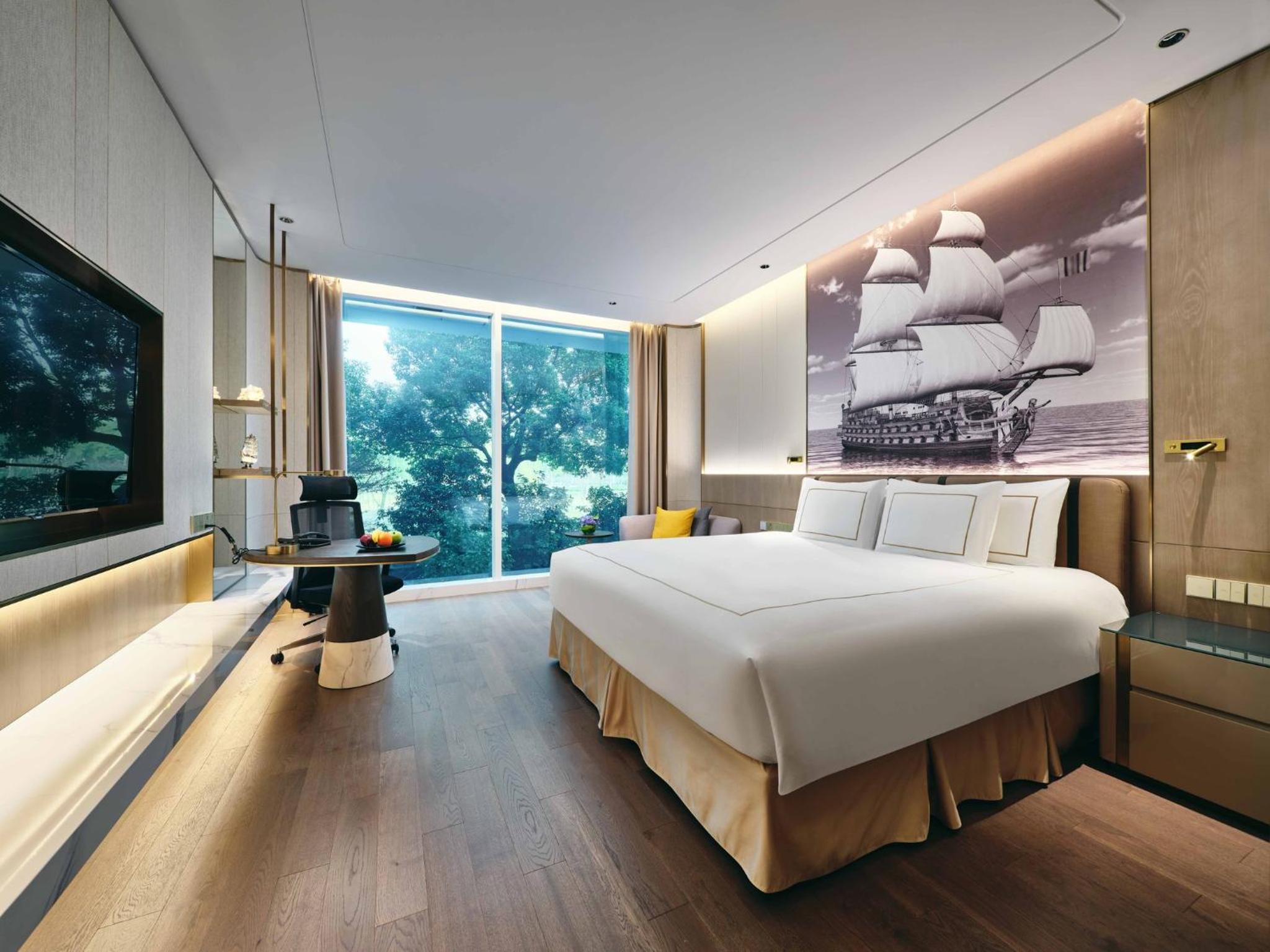 Standard King Room