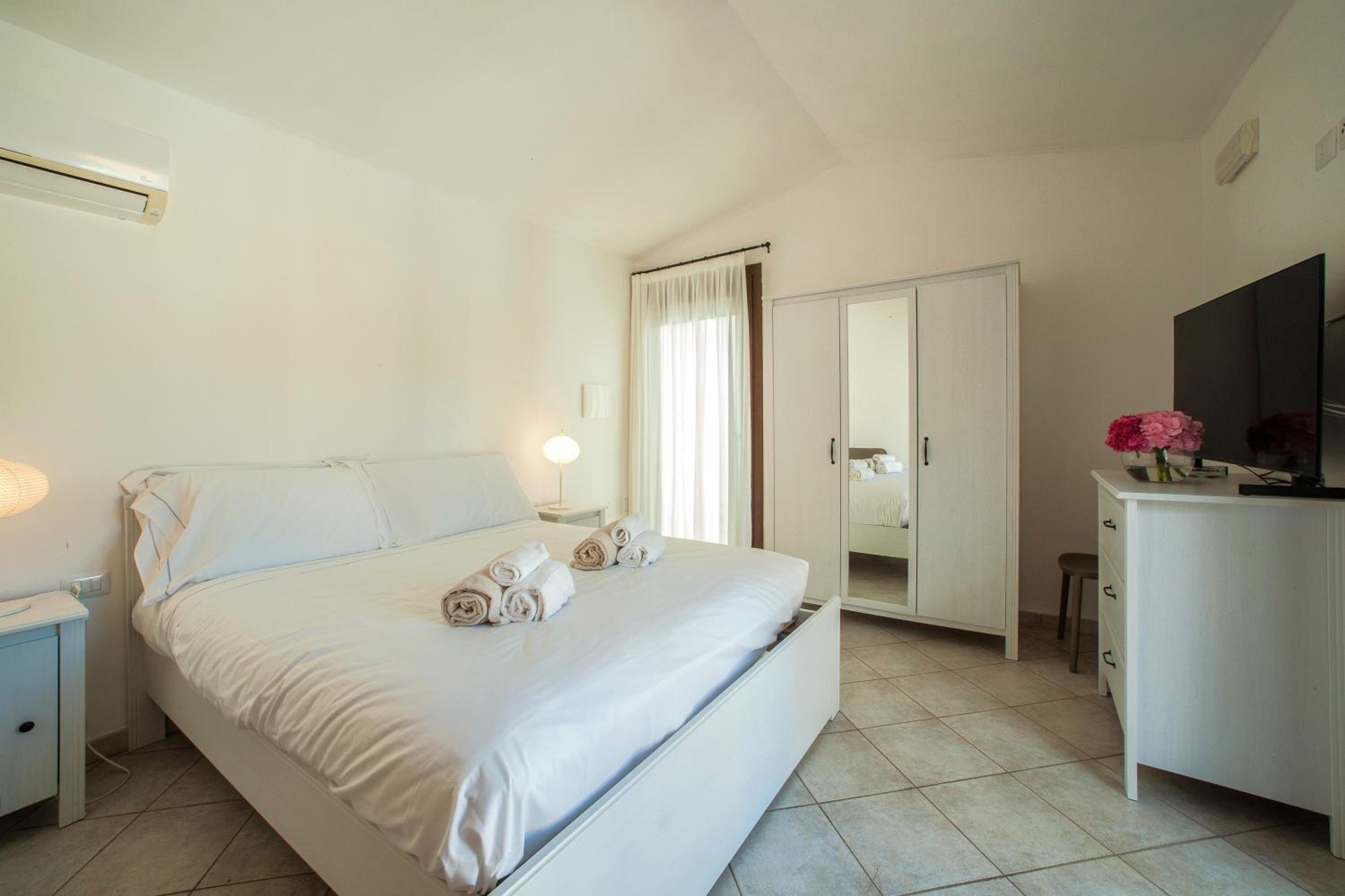 Double or Twin Room with Balcony - Photo 1