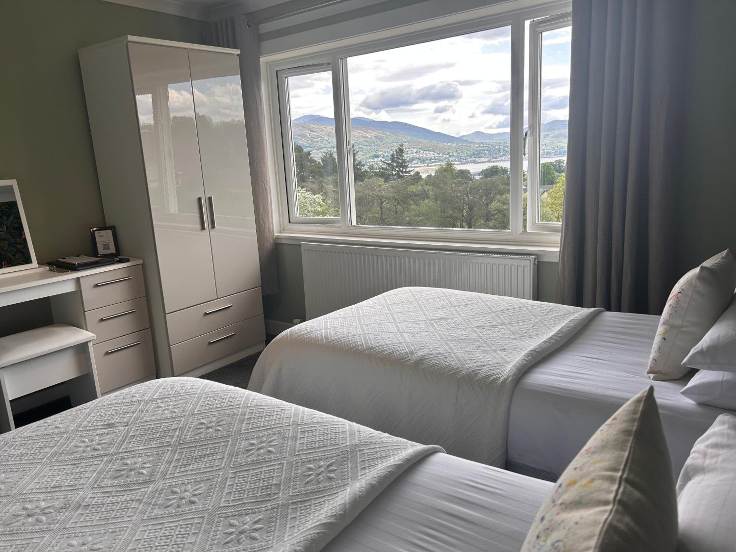 Deluxe Double or Twin Room with Sea View - Photo 4