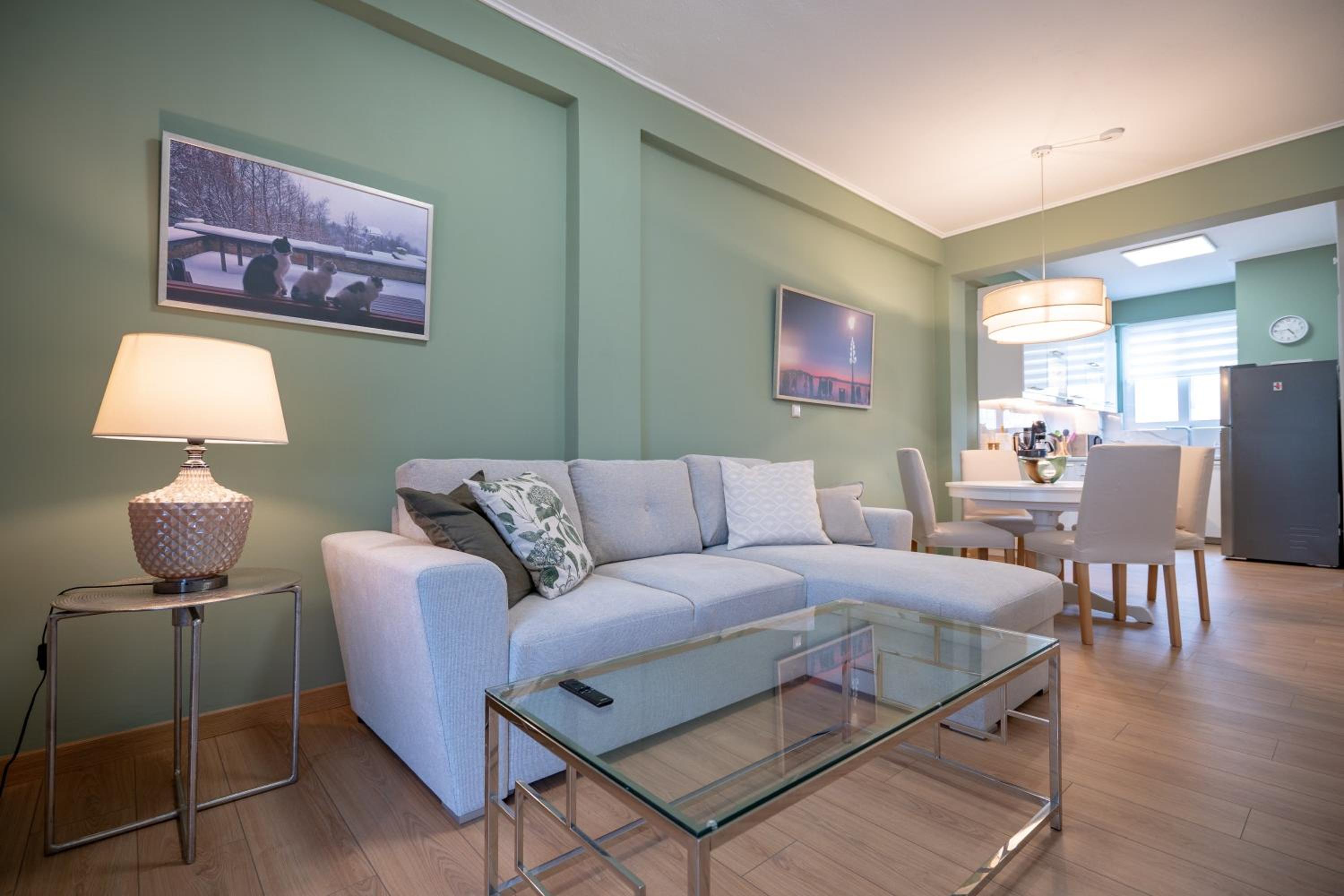 One-Bedroom Apartment