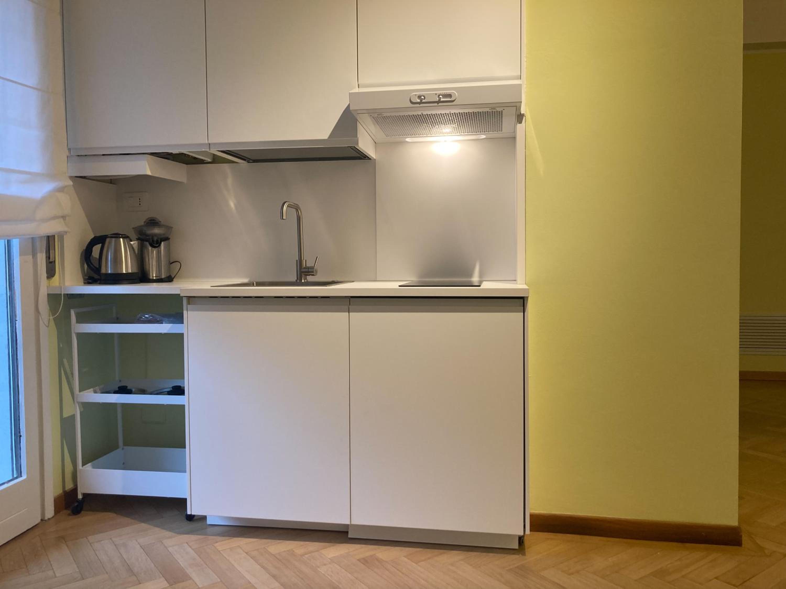 One-Bedroom Apartment photo 2