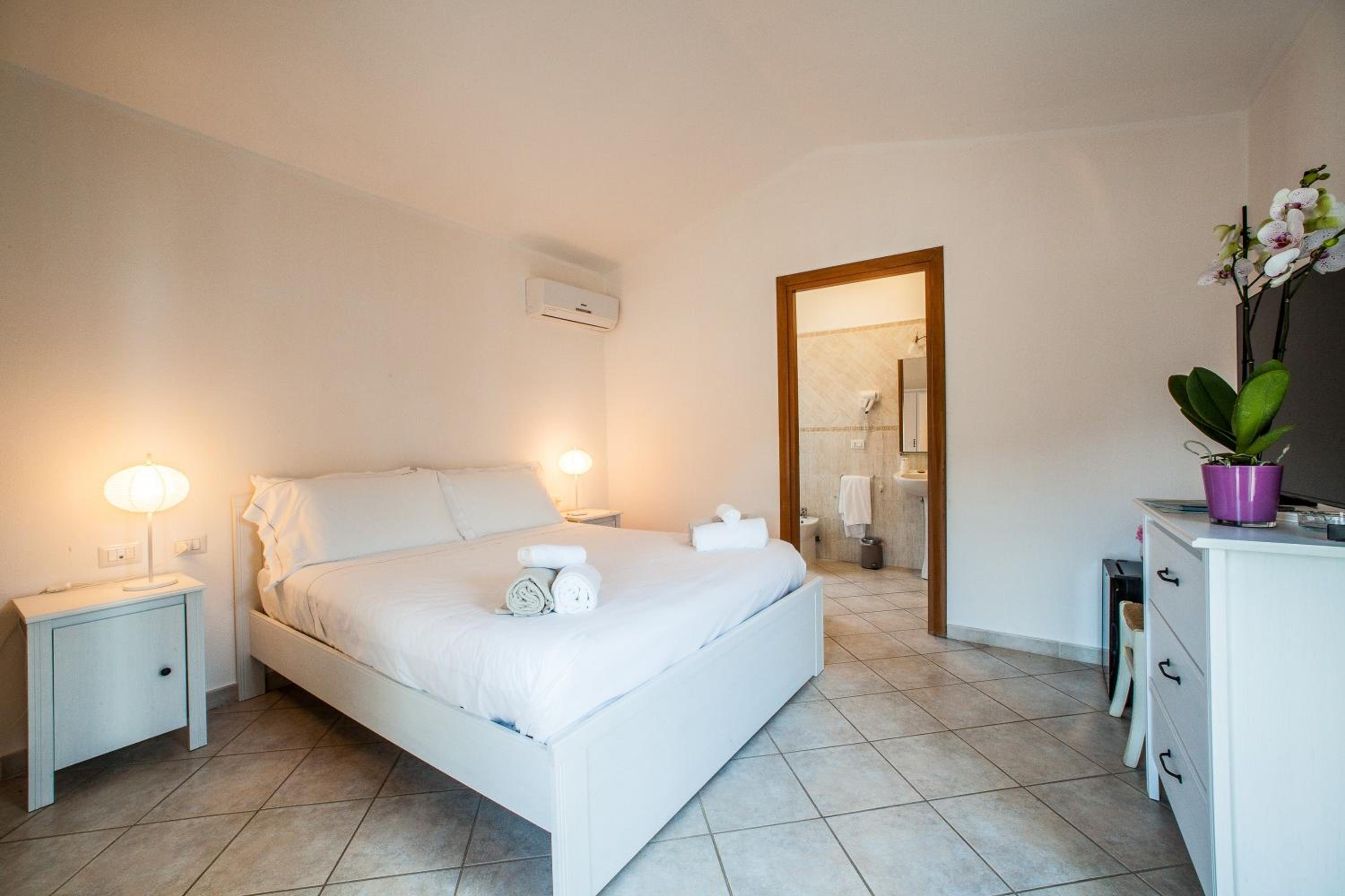Double Room with Sea View - Photo 6