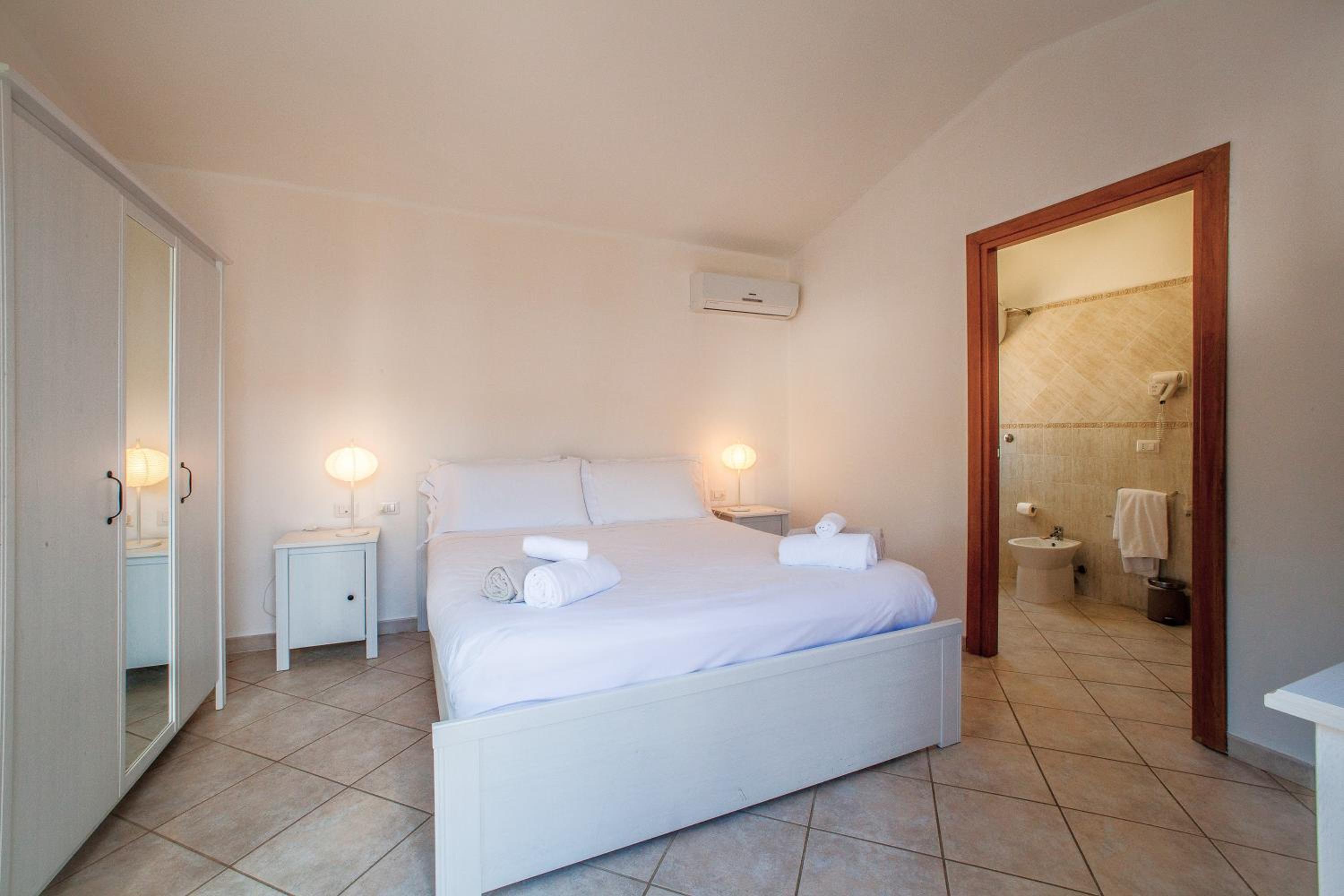 Double Room with Sea View - Photo 10