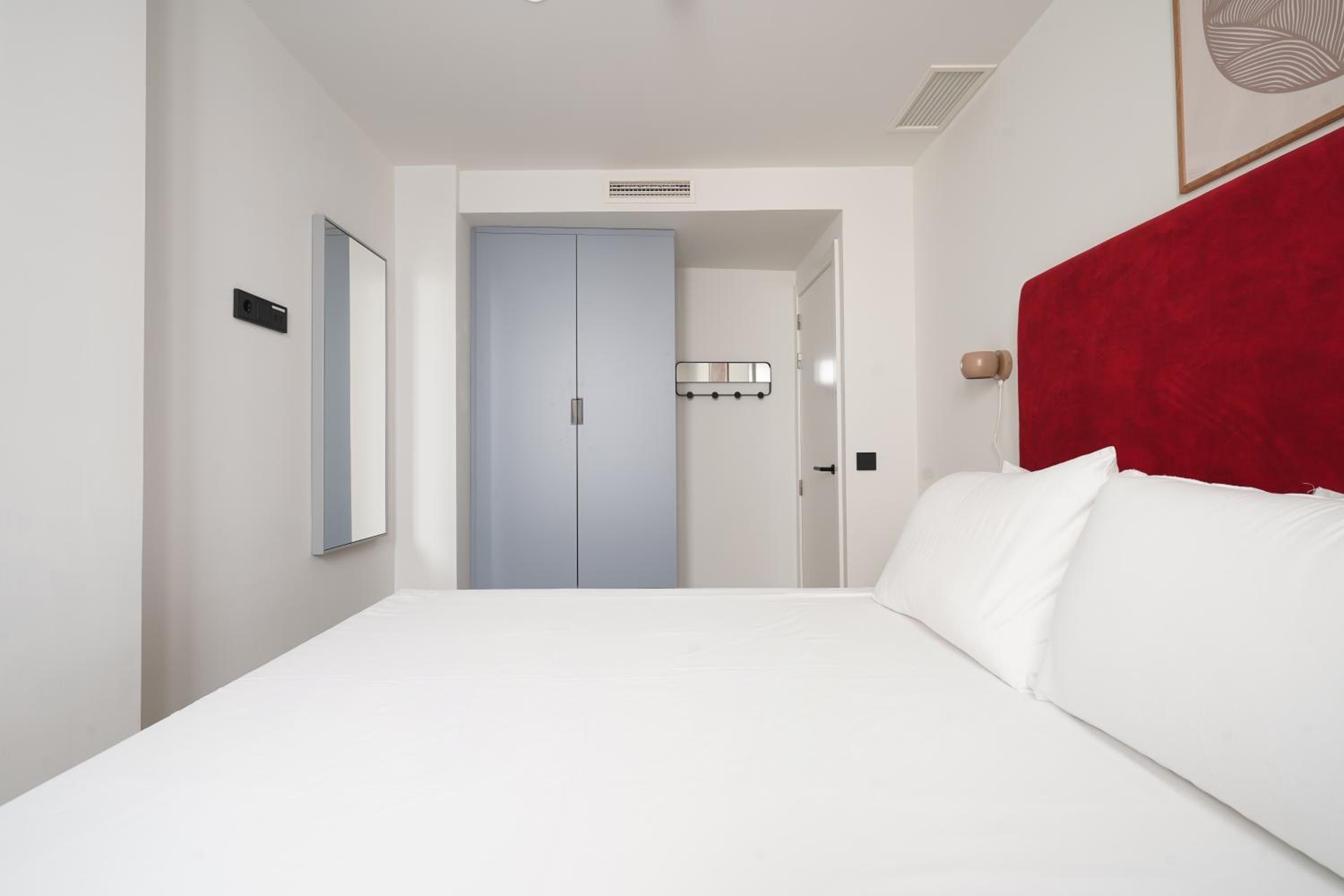 1 Bedroom Apartment photo 2