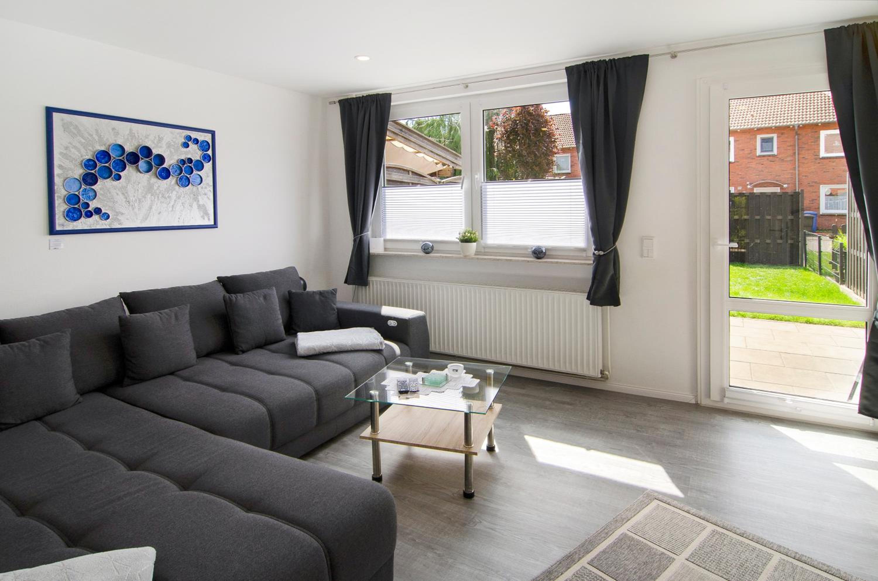 Two-Bedroom Deluxe Apartment with Garden View photo 1