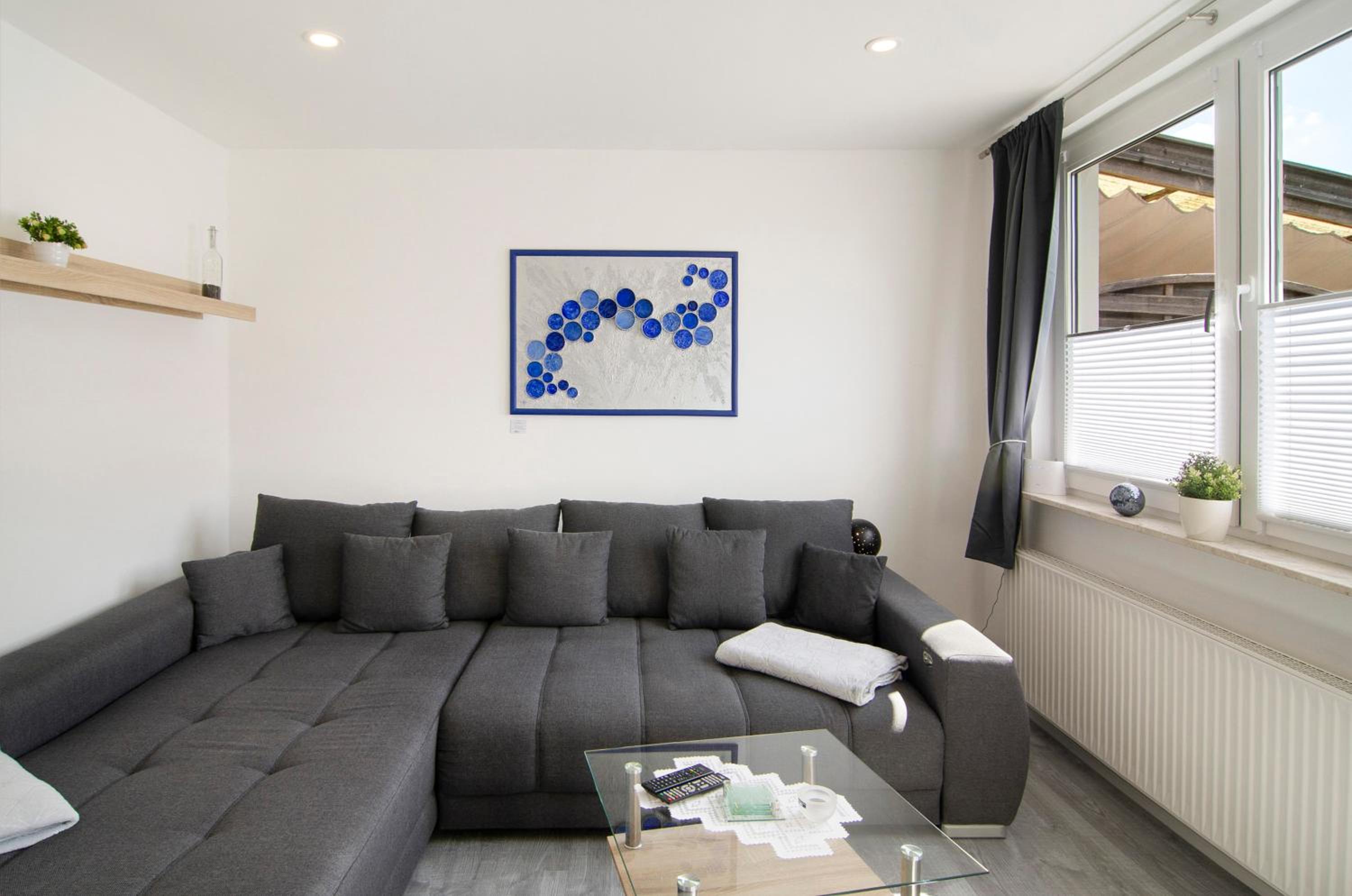 Two-Bedroom Deluxe Apartment with Garden View photo 2