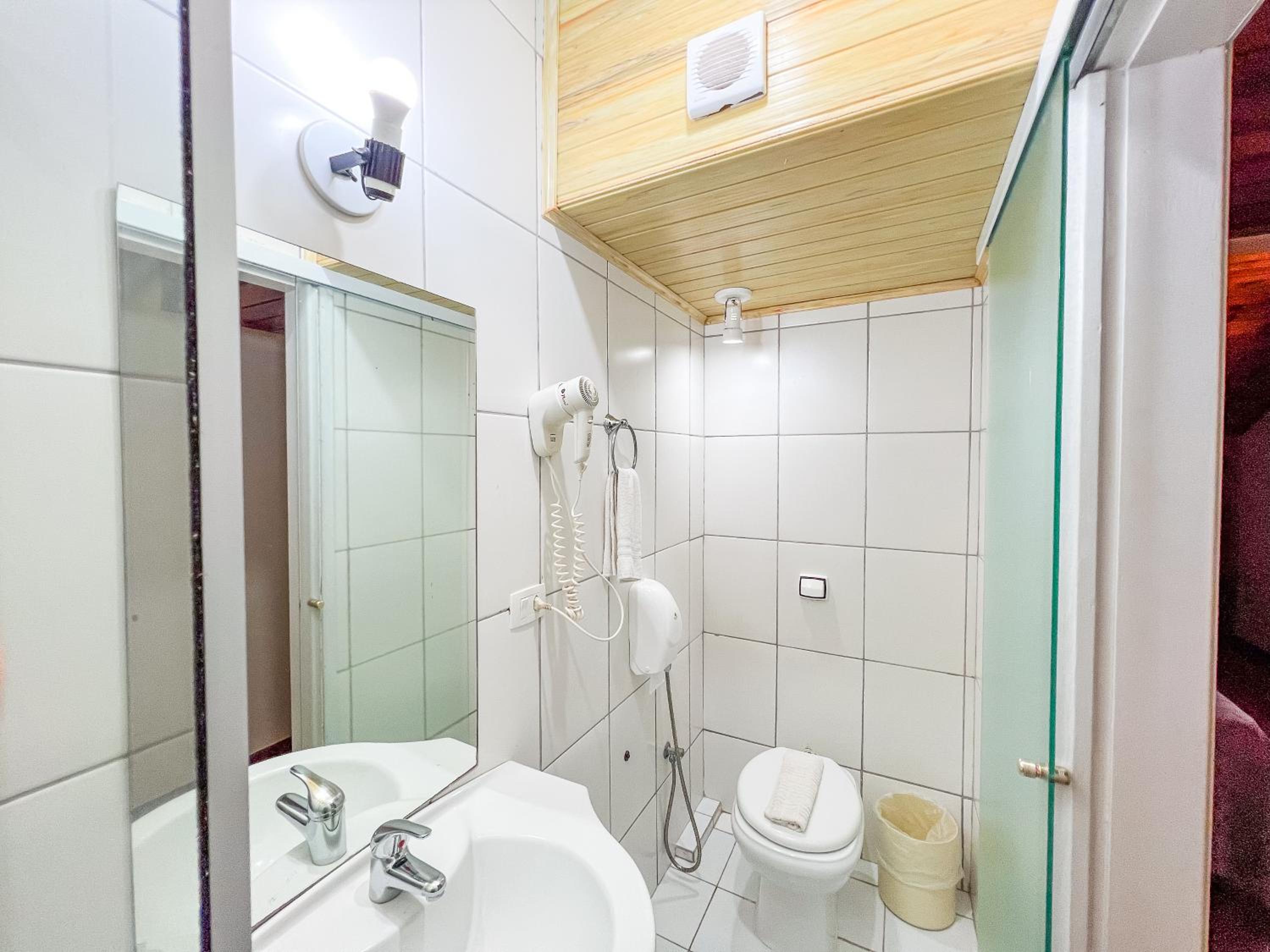 Economy Triple Room