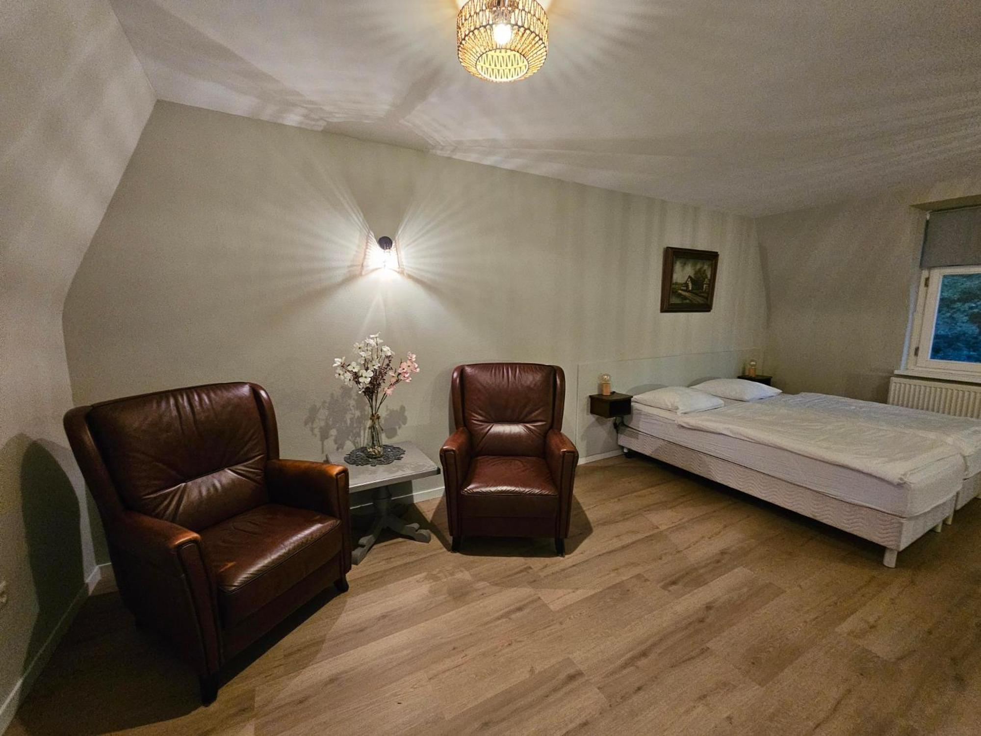 Standard Twin Room photo 3
