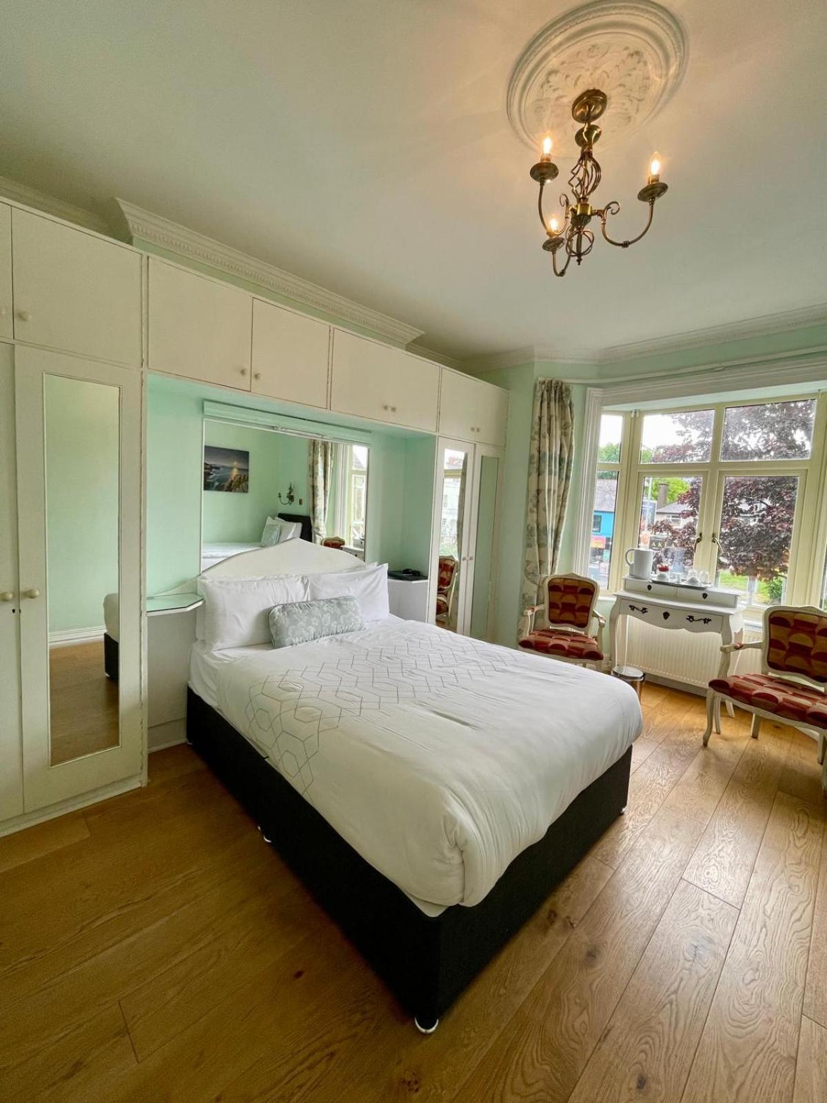 Double Room - Photo 2