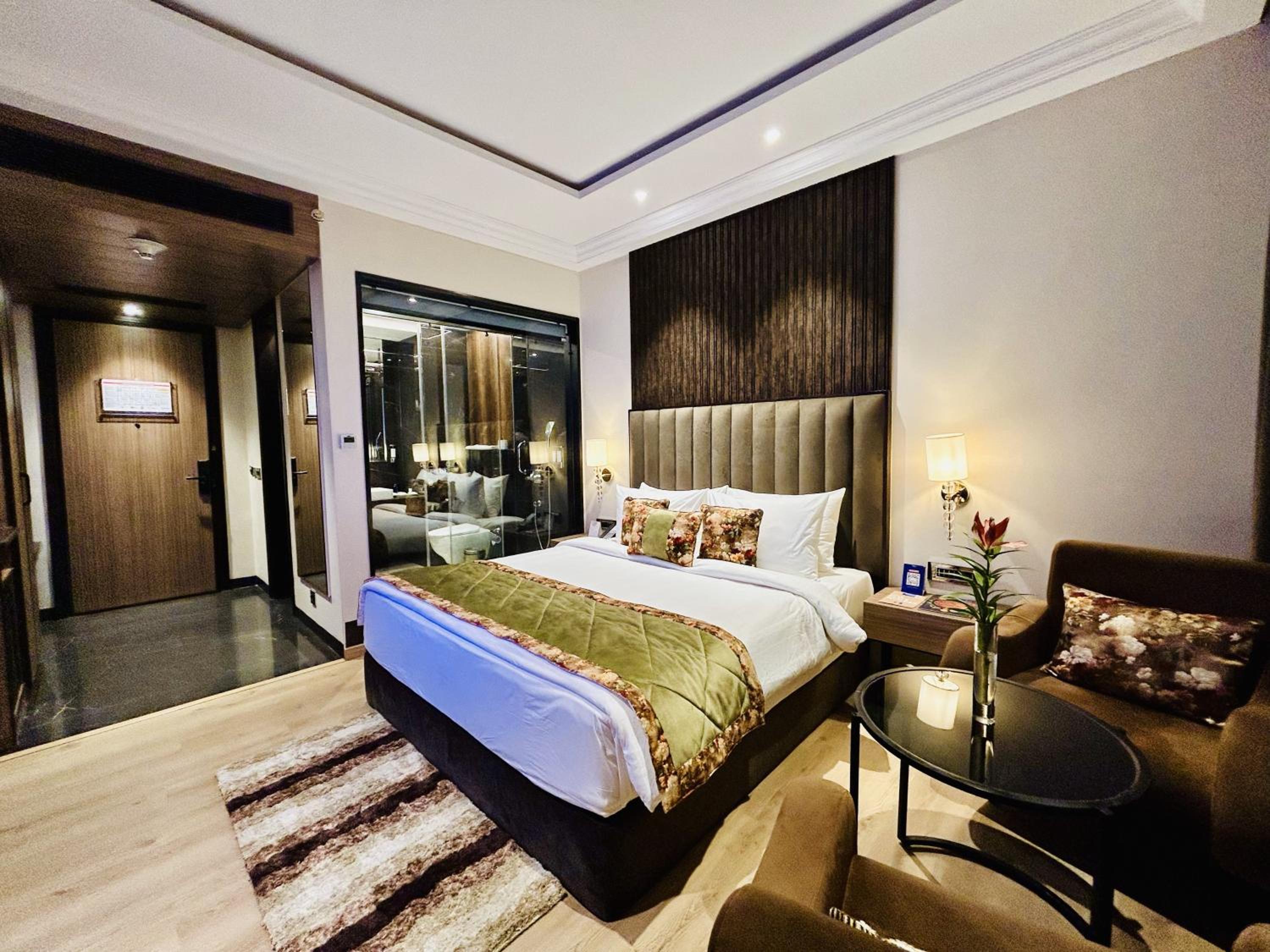 Deluxe Room - Photo 3