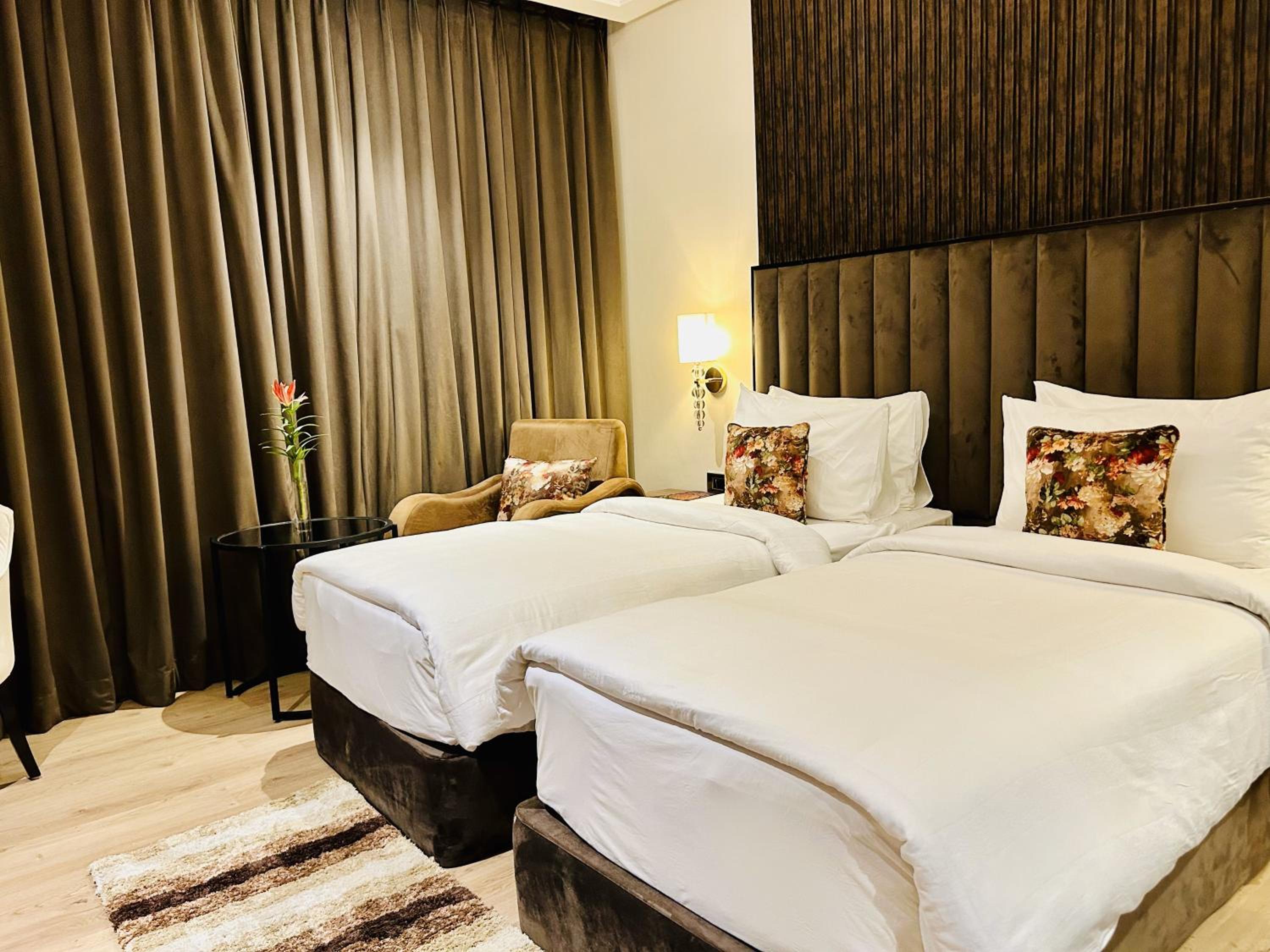 Deluxe Twin Room - Photo 7