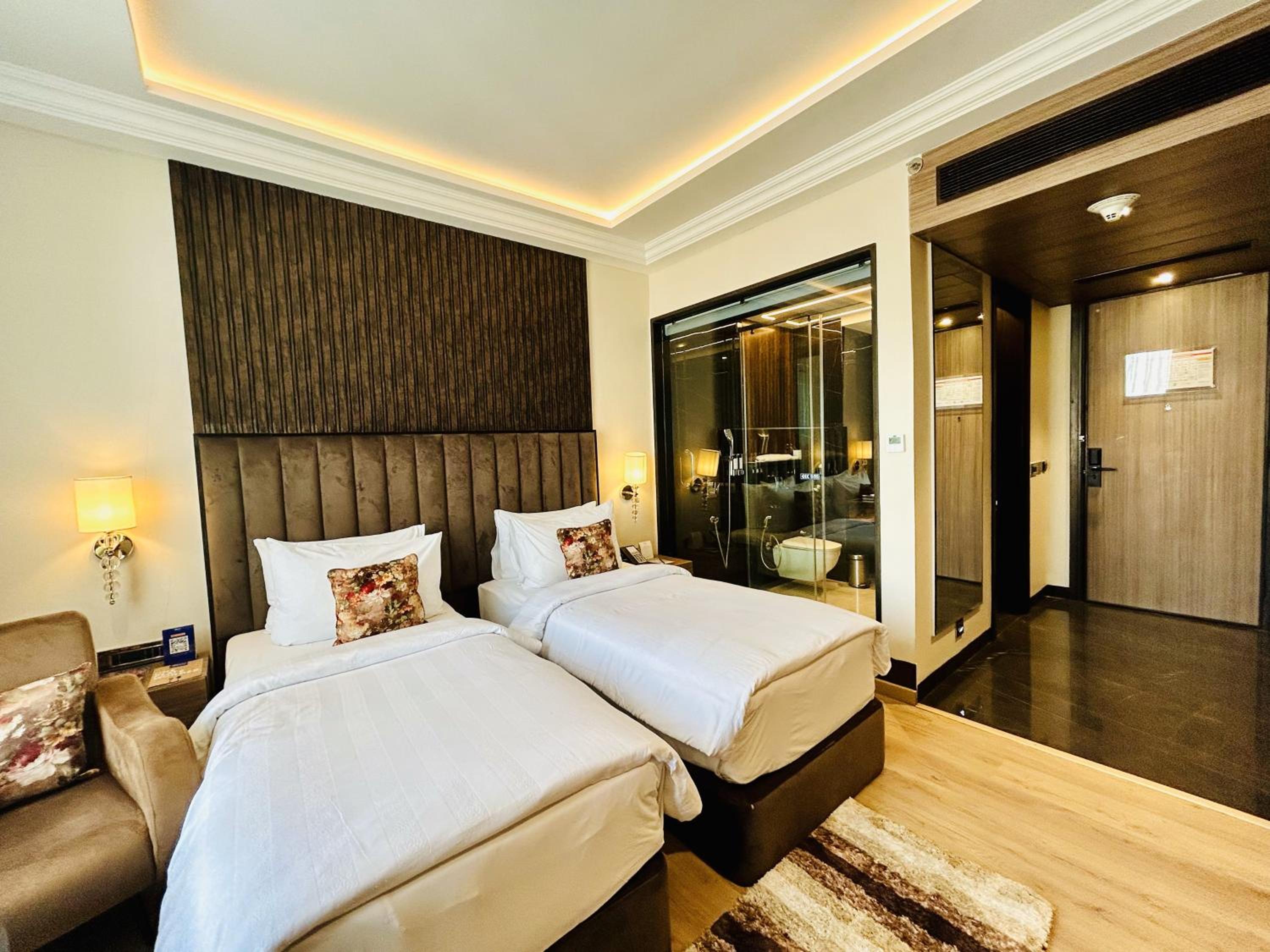Deluxe Twin Room - Photo 3