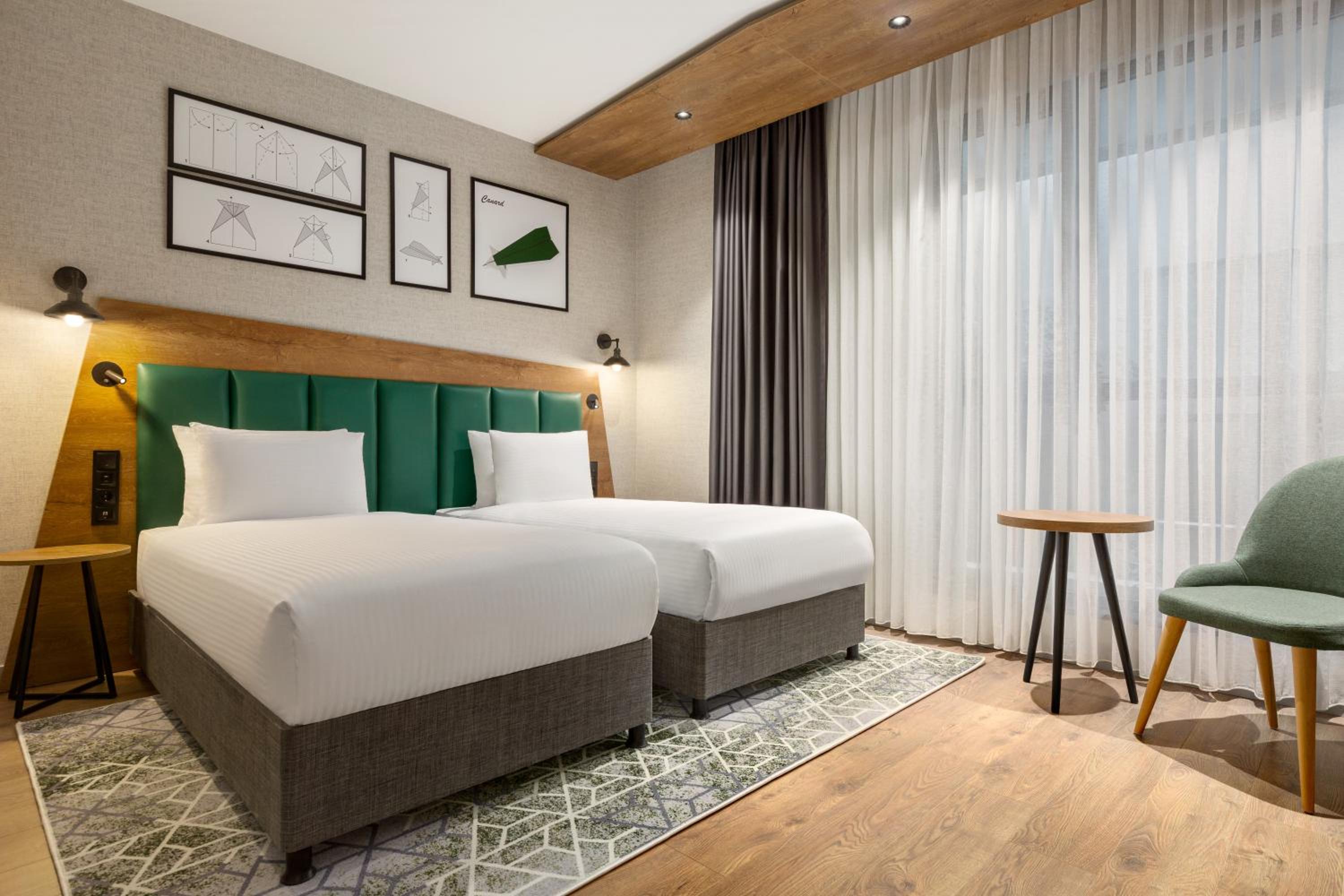 Standard Room with Two Twin Beds photo 1