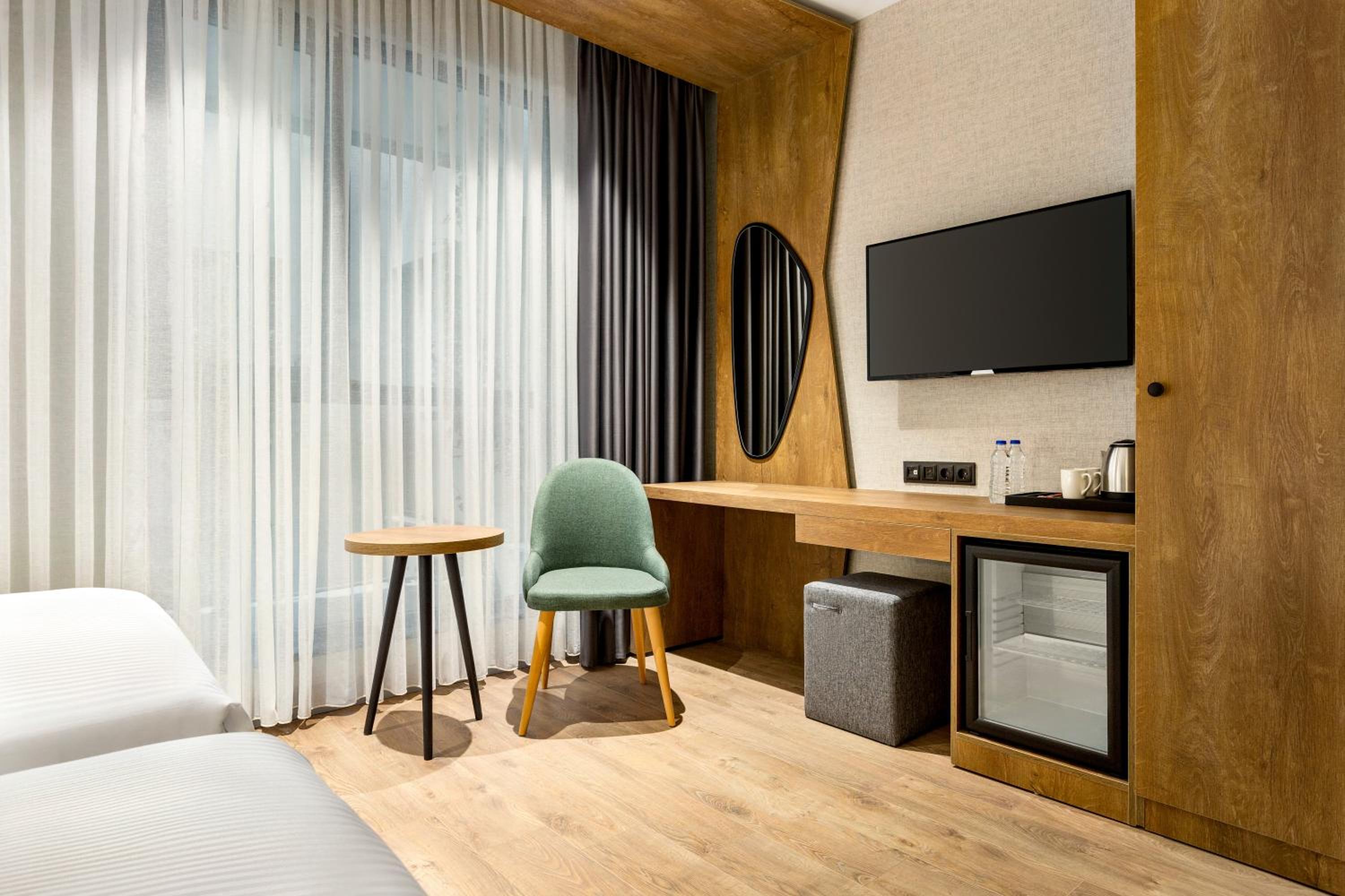Standard Room with Two Twin Beds photo 3