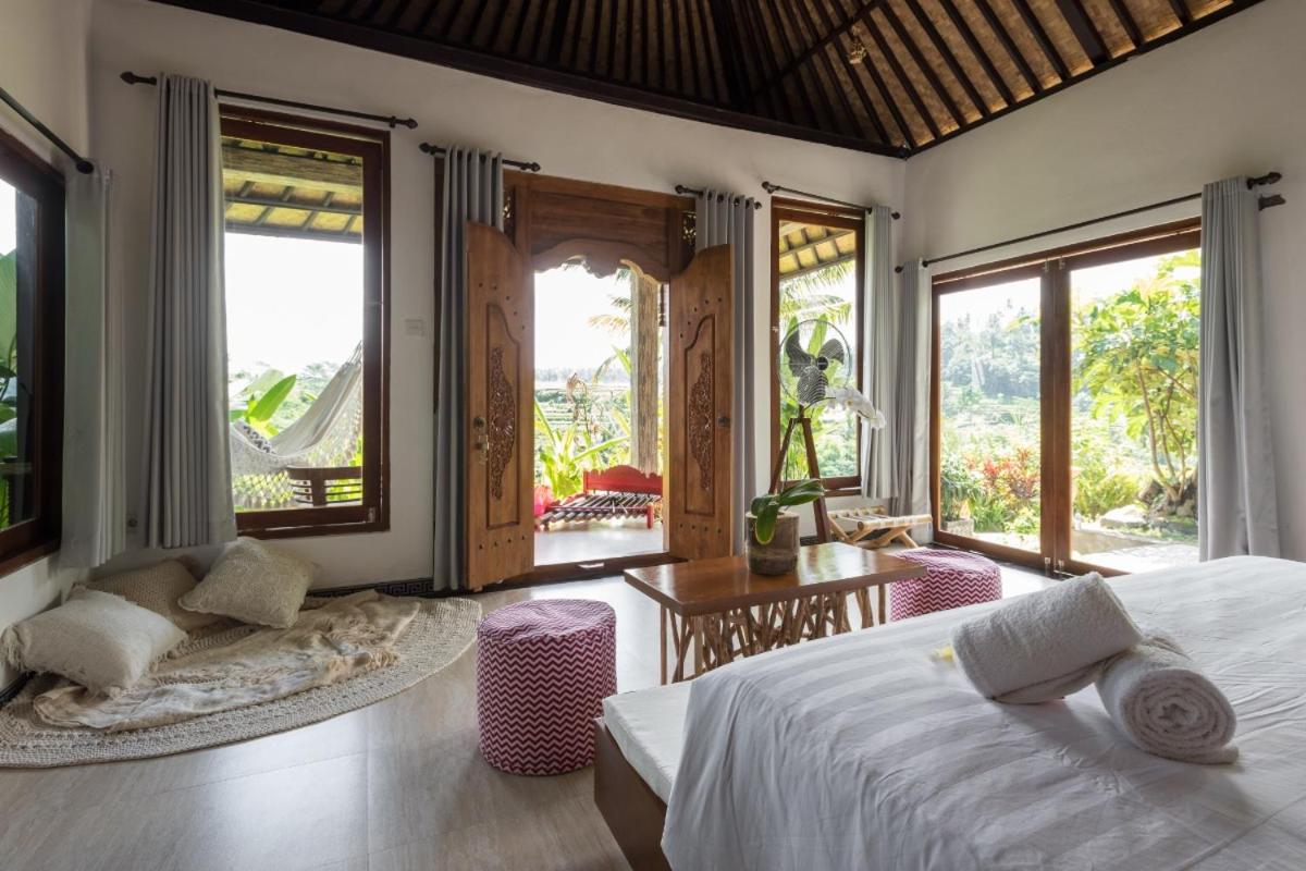 Villa Nirvana - Photo 1