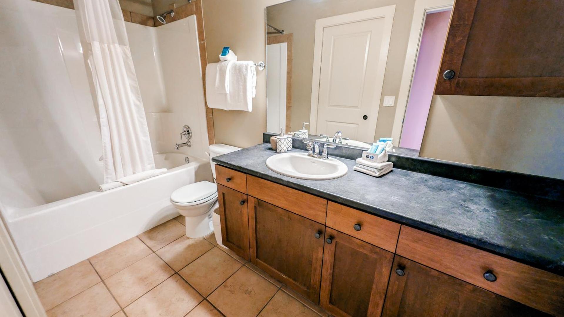 Two-Bedroom Apartment – Grizzli Heights – Unit 50 photo 2