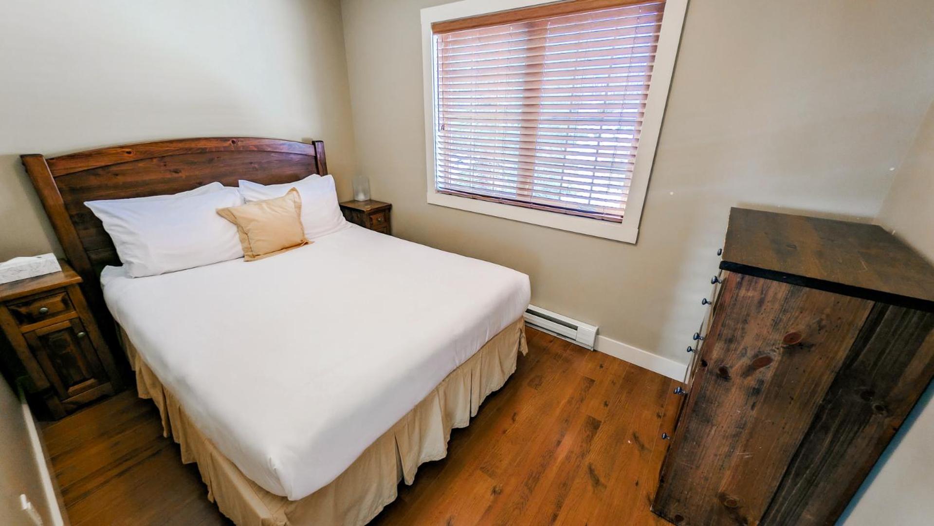Two-Bedroom Apartment – Grizzli Heights – Unit 50 photo 3