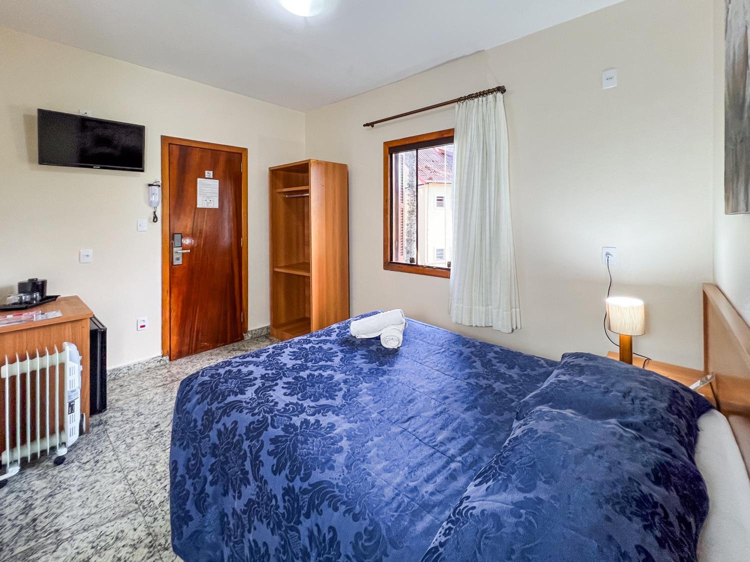 Standard Quadruple Room thumbnail 5