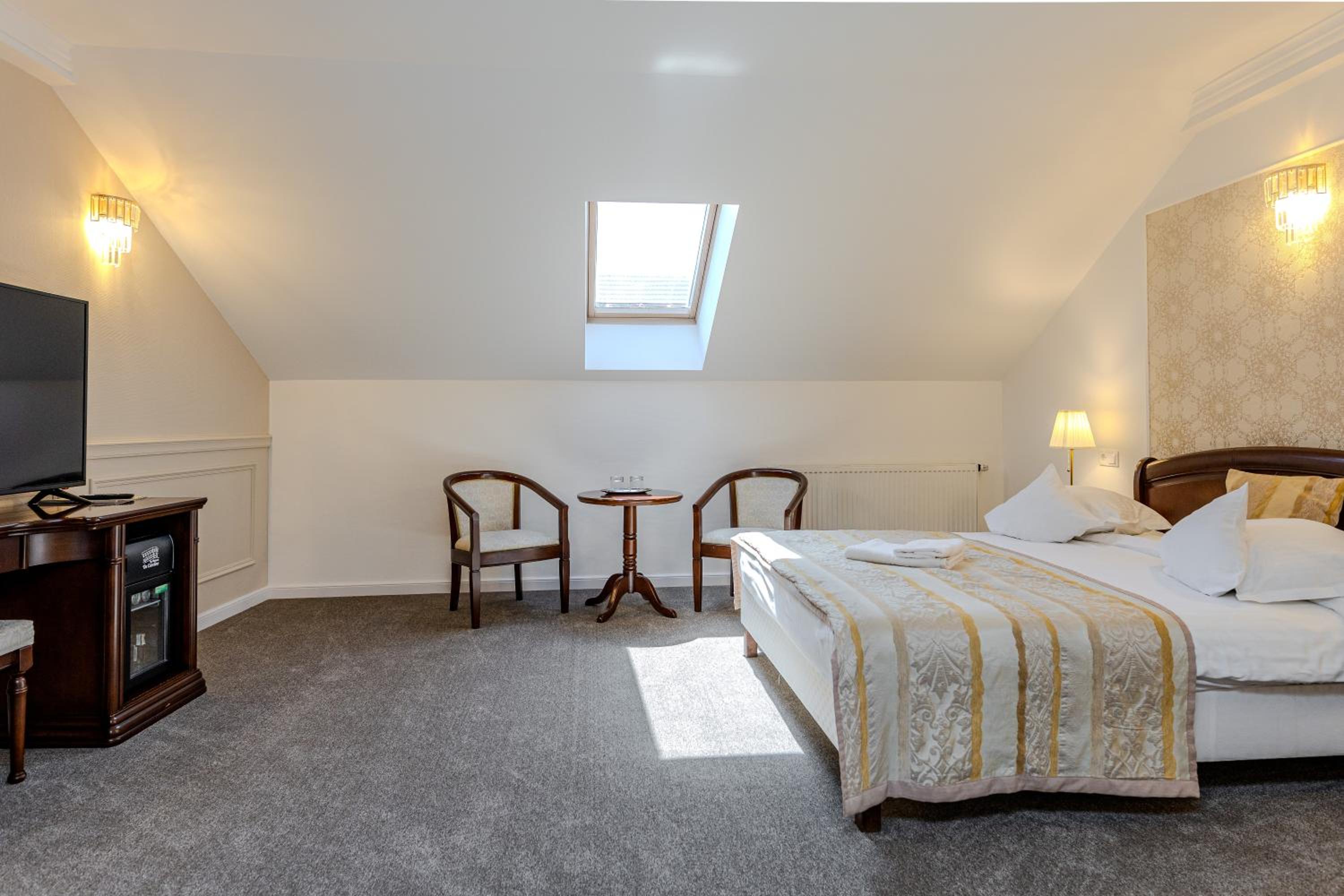 Standard Double Room - Photo 3