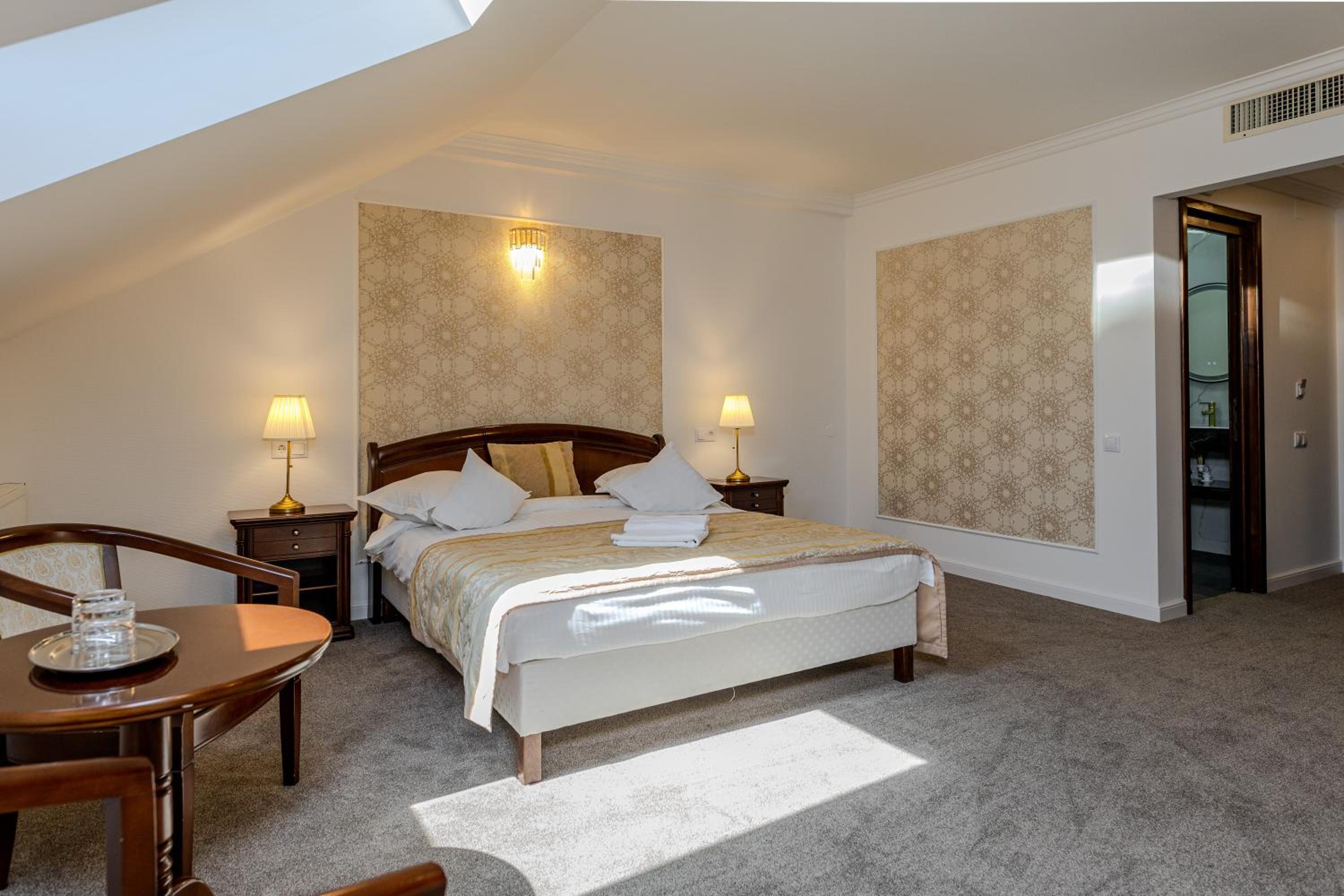 Standard Double Room - Photo 2