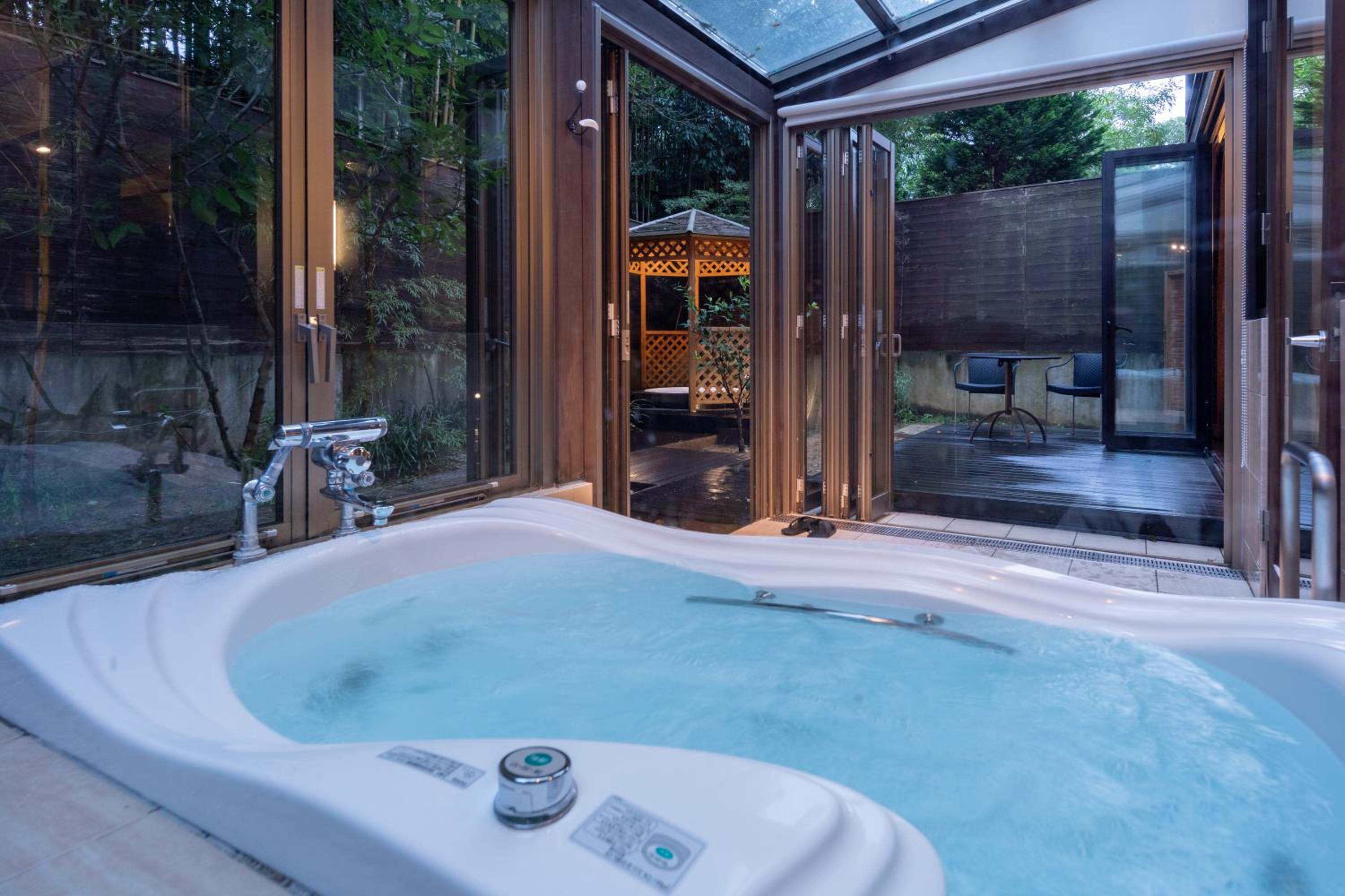 Cottage style room with open-air bath "Kakitsubata" photo 3