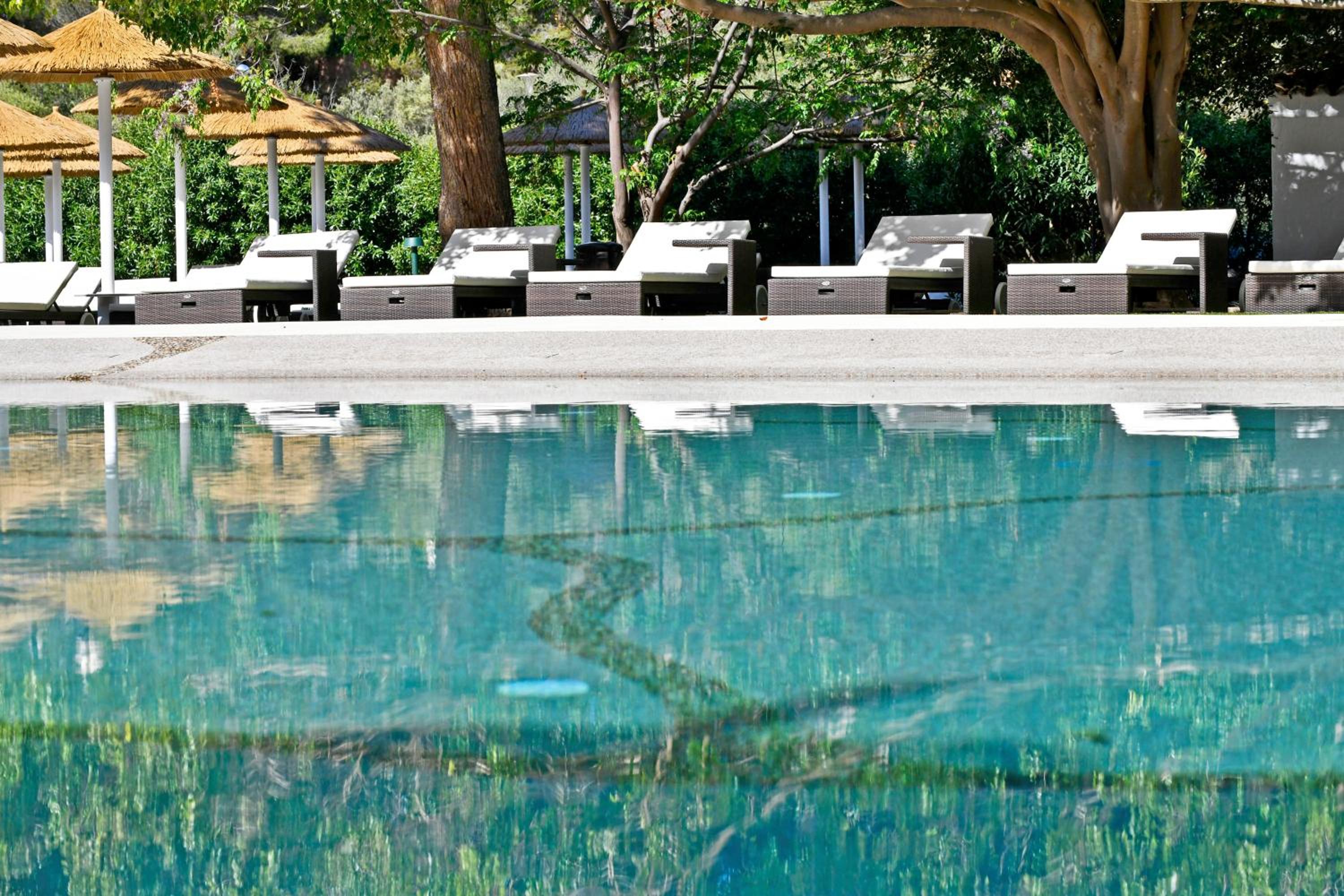 Triple Deluxe Room with Spa Access - Photo 7