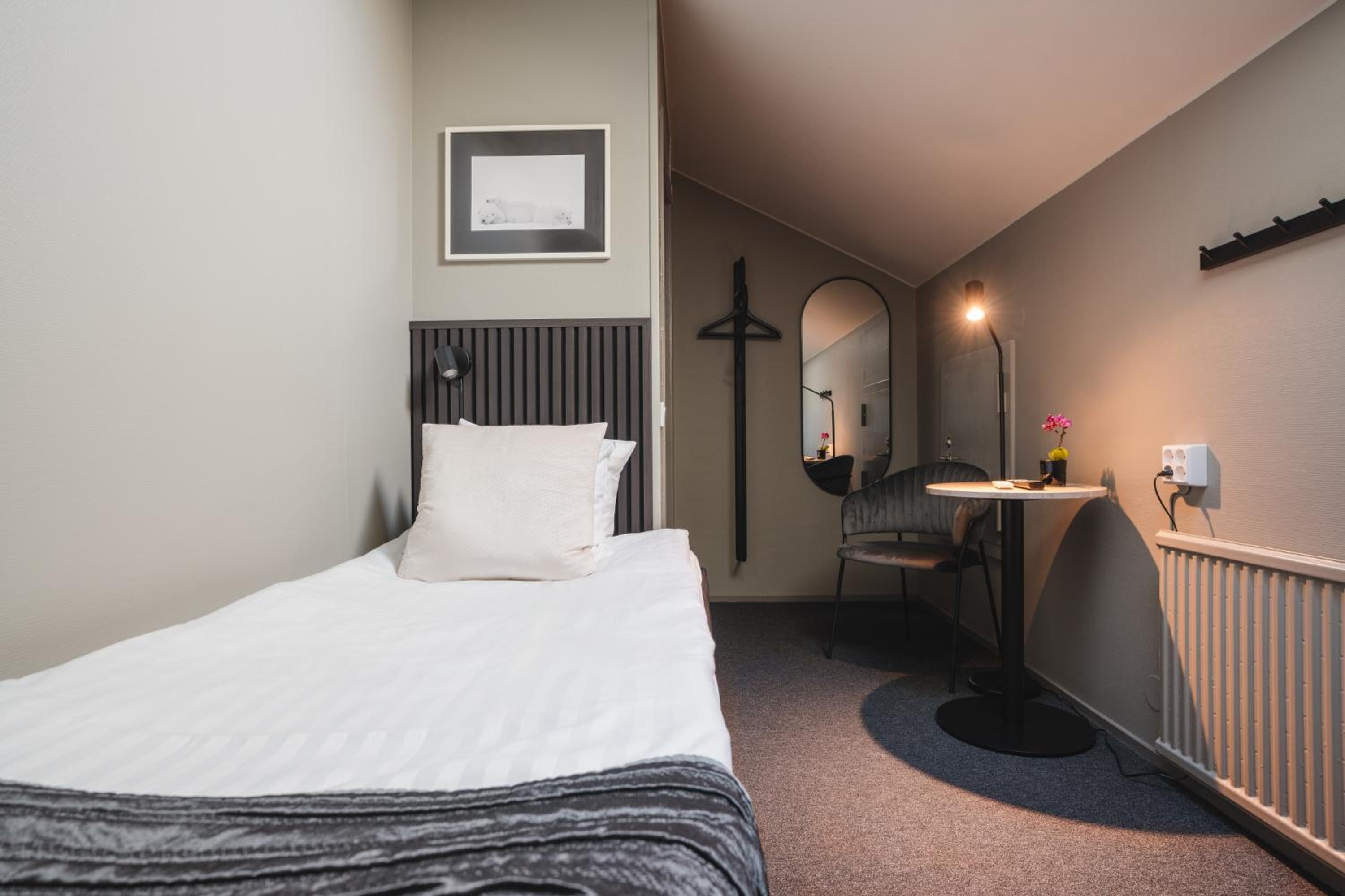Standard Single Room