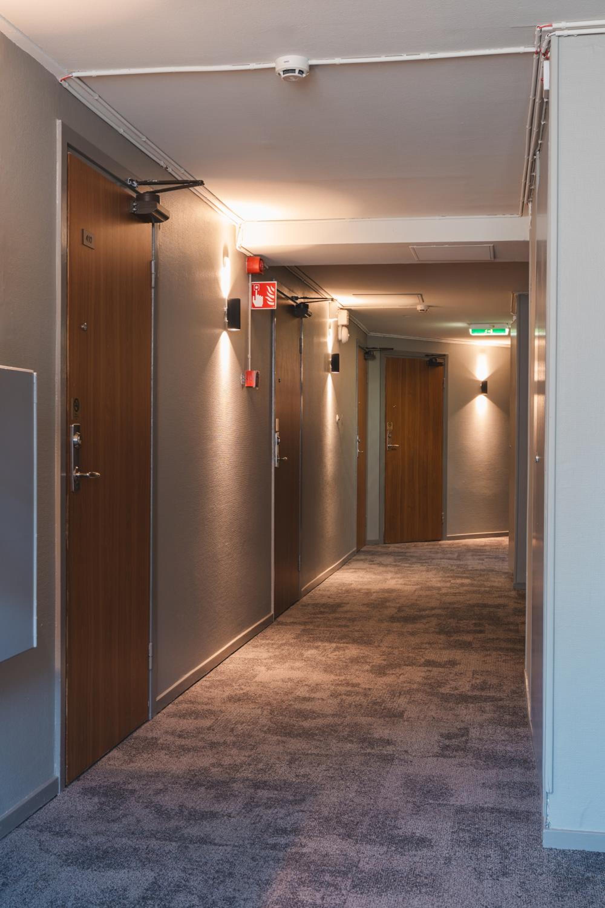 Standard Twin Room - Photo 4