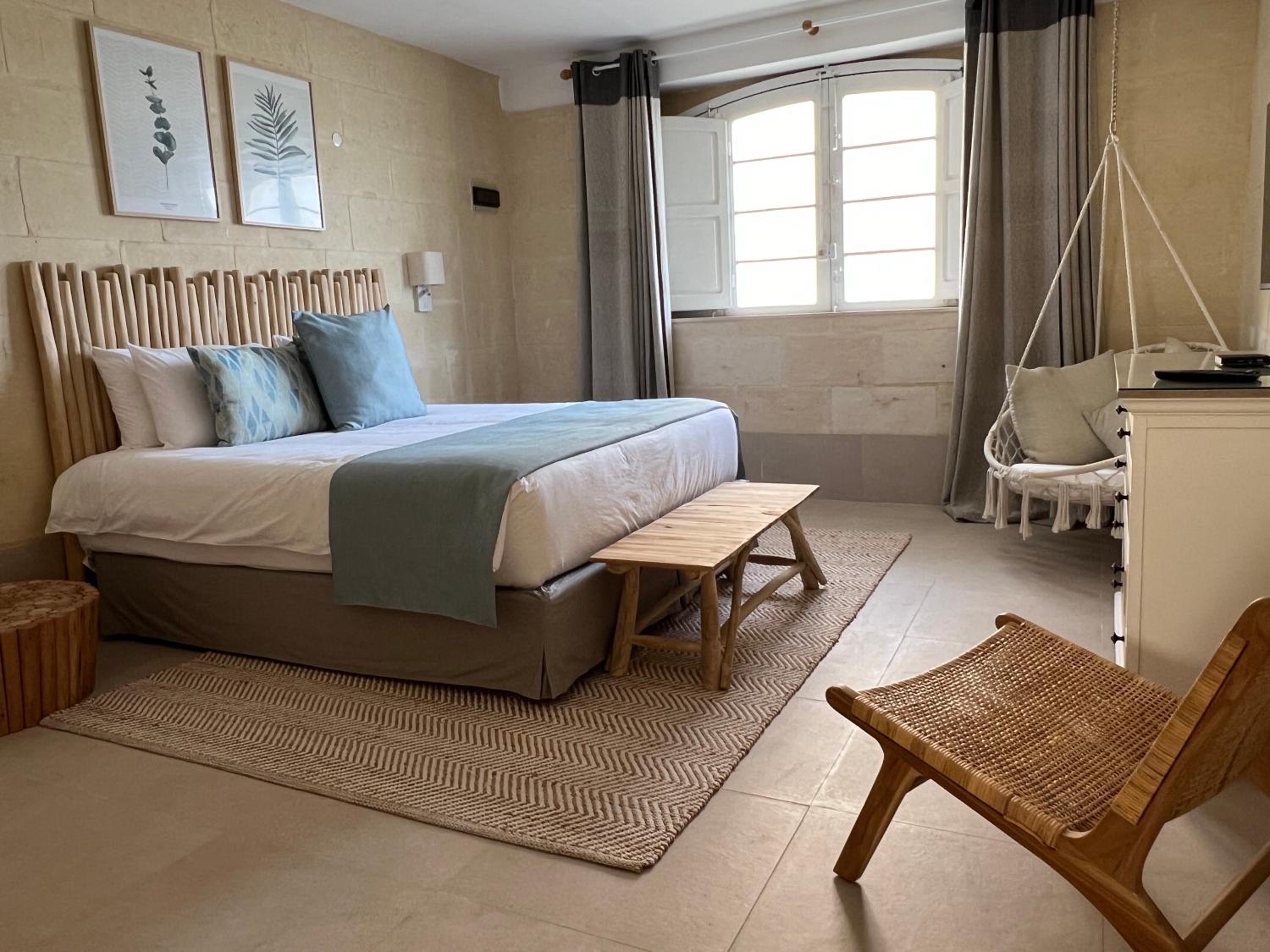 Ground Floor Economy Suite