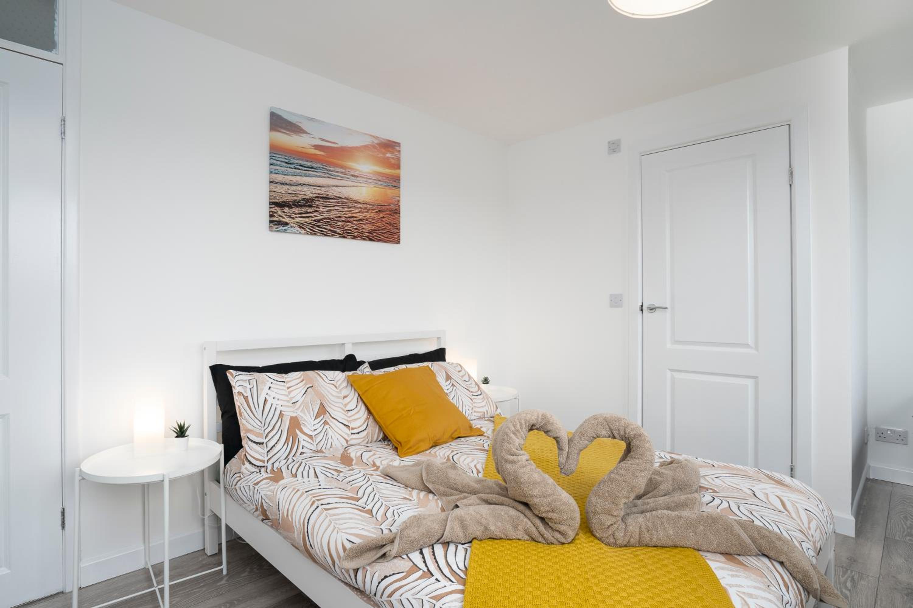 Three-Bedroom Apartment photo 2