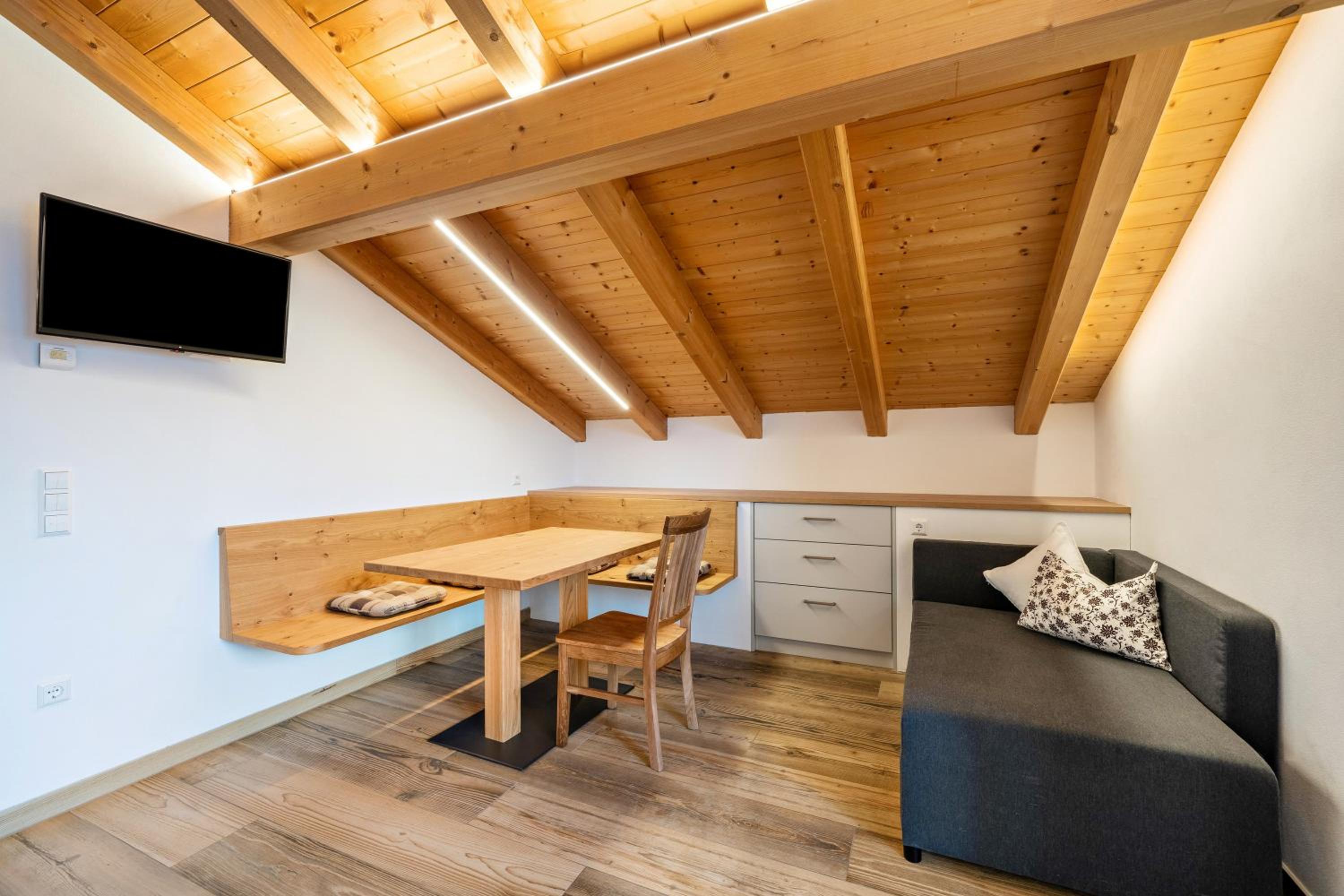 Superior One-Bedroom Apartment with Balcony photo 3